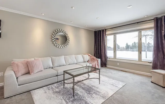 Additional property image - 44 Regentview Dr