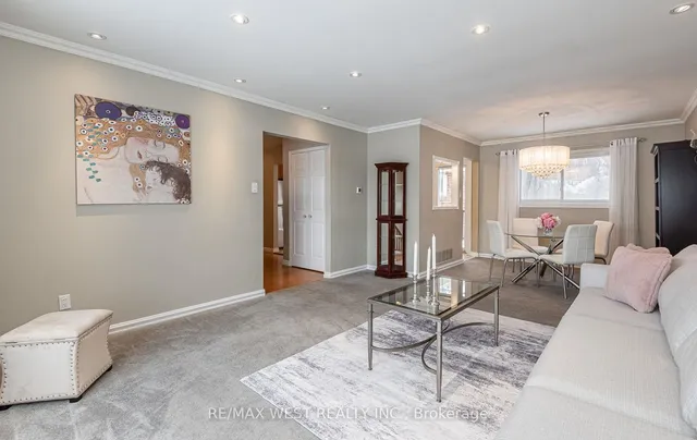 Additional property image - 44 Regentview Dr