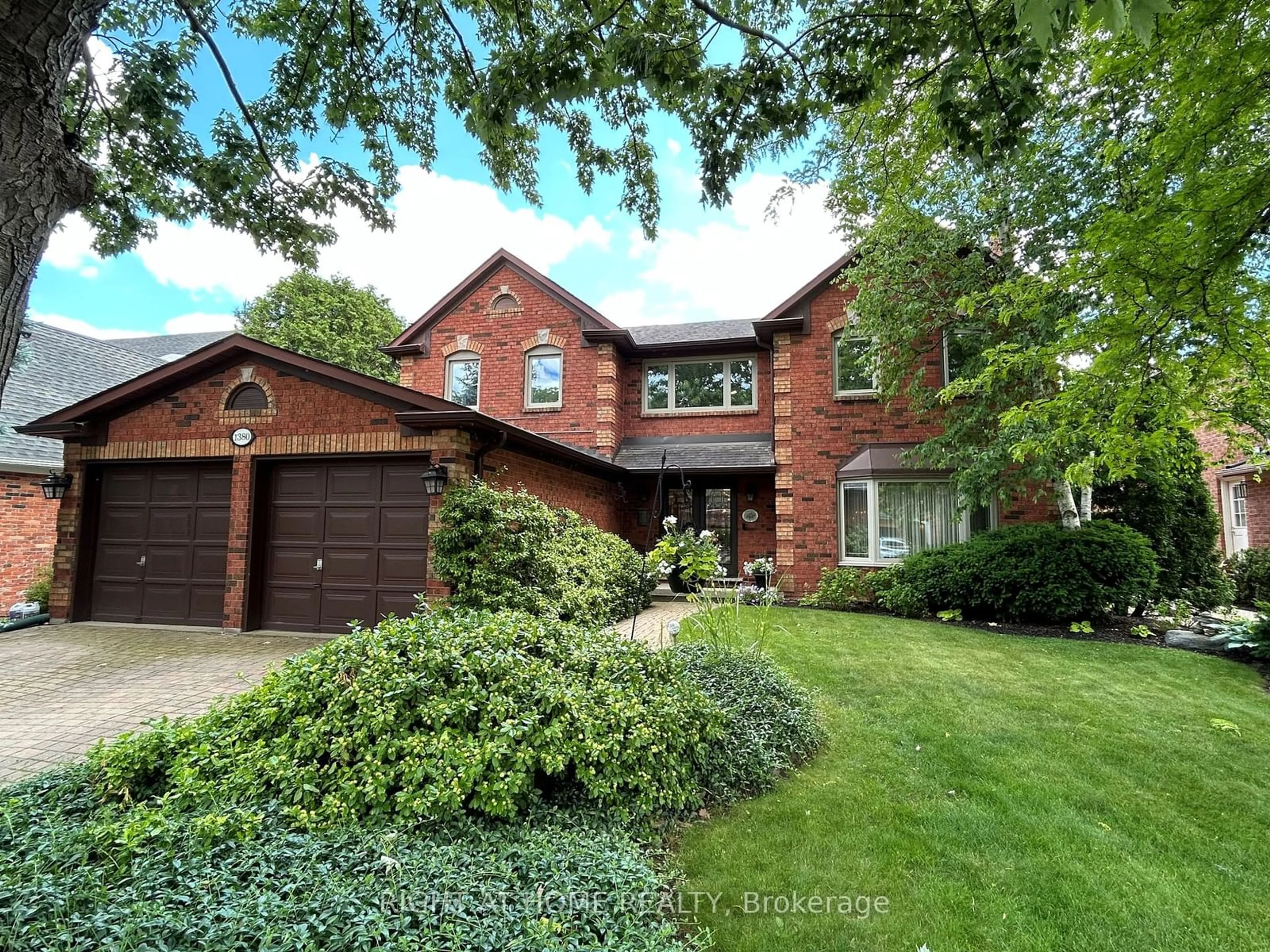 Home with brick exterior material, street for 1380 Merrybrook Lane, Oakville Ontario L6M 1T4