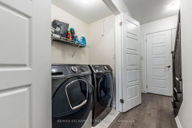 Additional property image - 1139 Duignan Cres