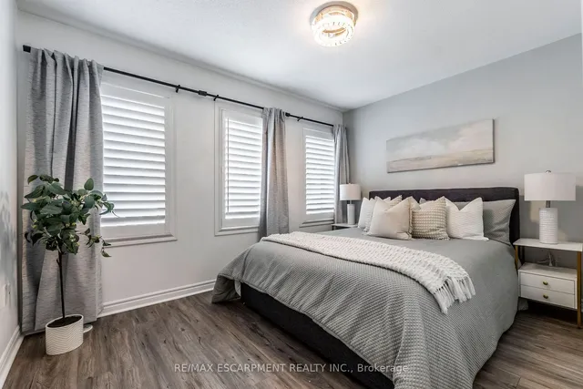 Additional property image - 1139 Duignan Cres
