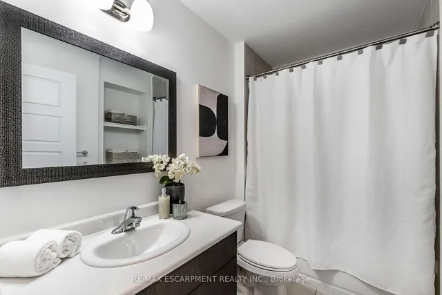 Additional property image - 1139 Duignan Cres