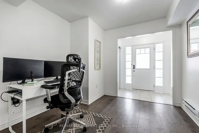 Additional property image - 1139 Duignan Cres