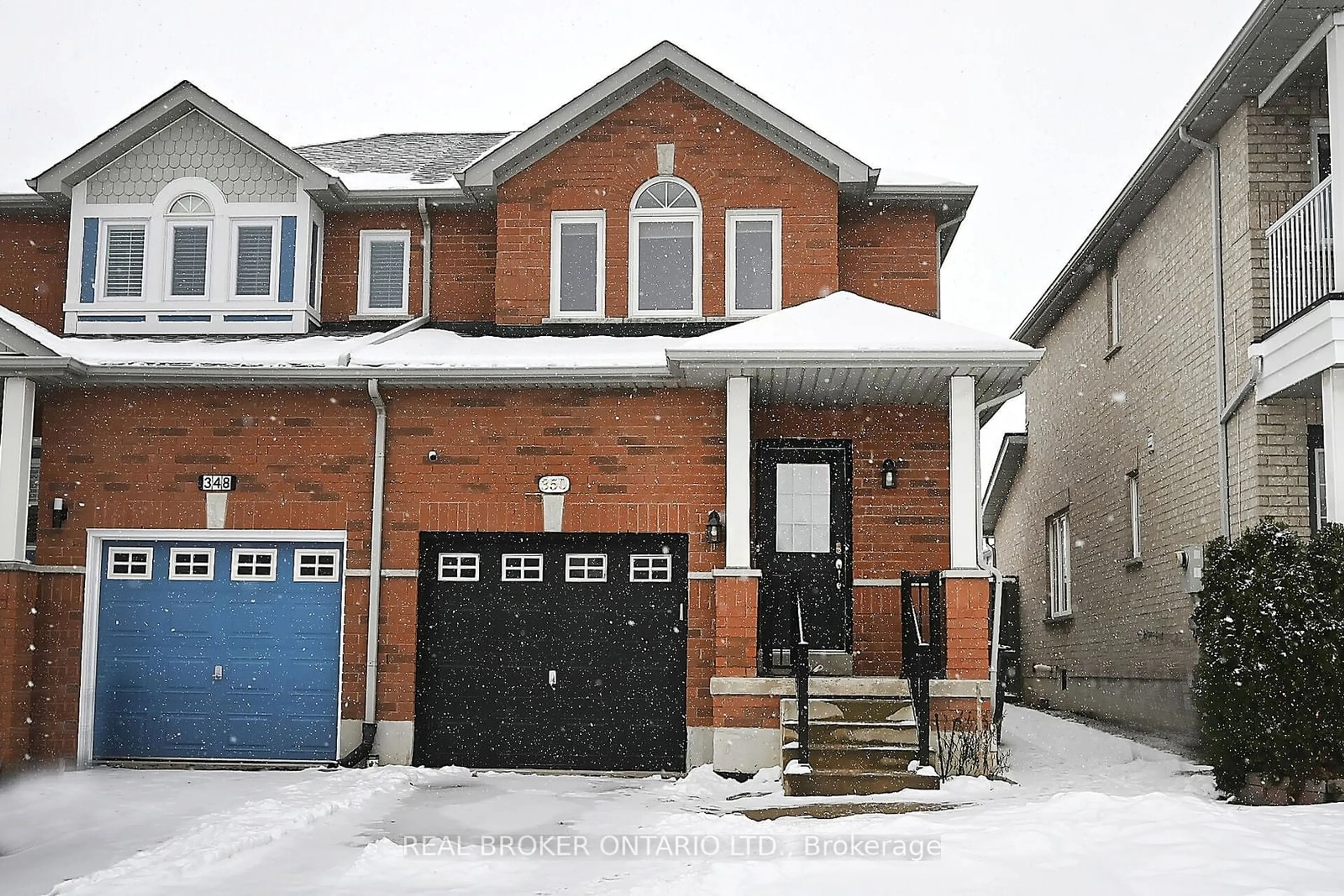 Home with brick exterior material, street for 350 Oaktree Circ, Mississauga Ontario L5W 1V6