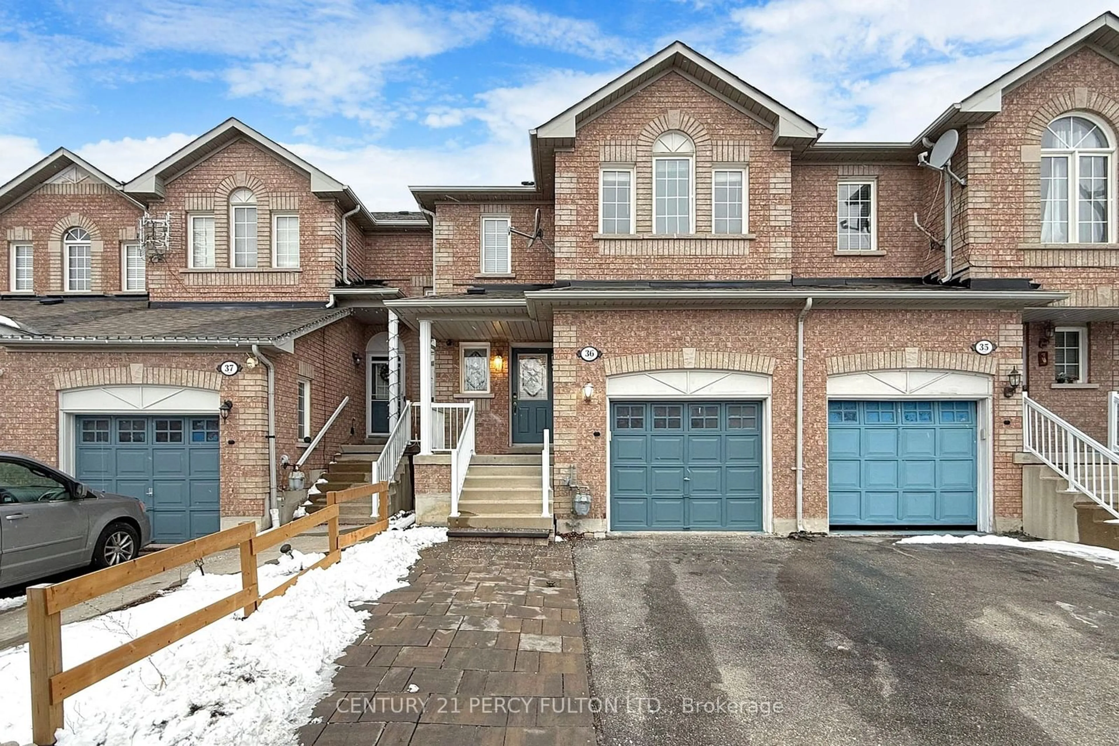 Home with brick exterior material, street for 21 Eastview Gate #36, Brampton Ontario L6P 1P6