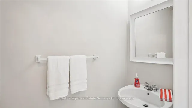 Additional property image - 524 Chillingham Cres