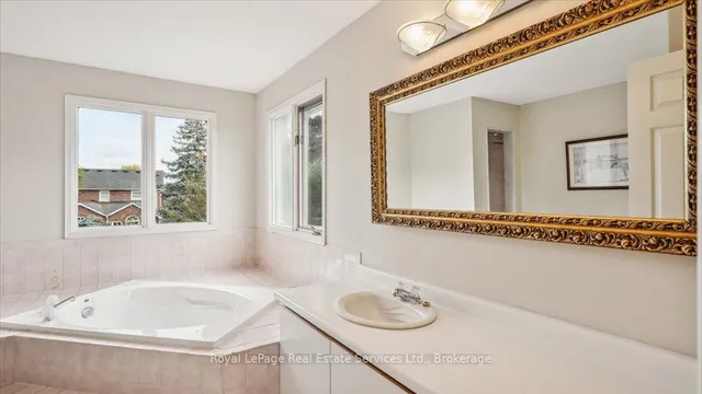 Additional property image - 524 Chillingham Cres
