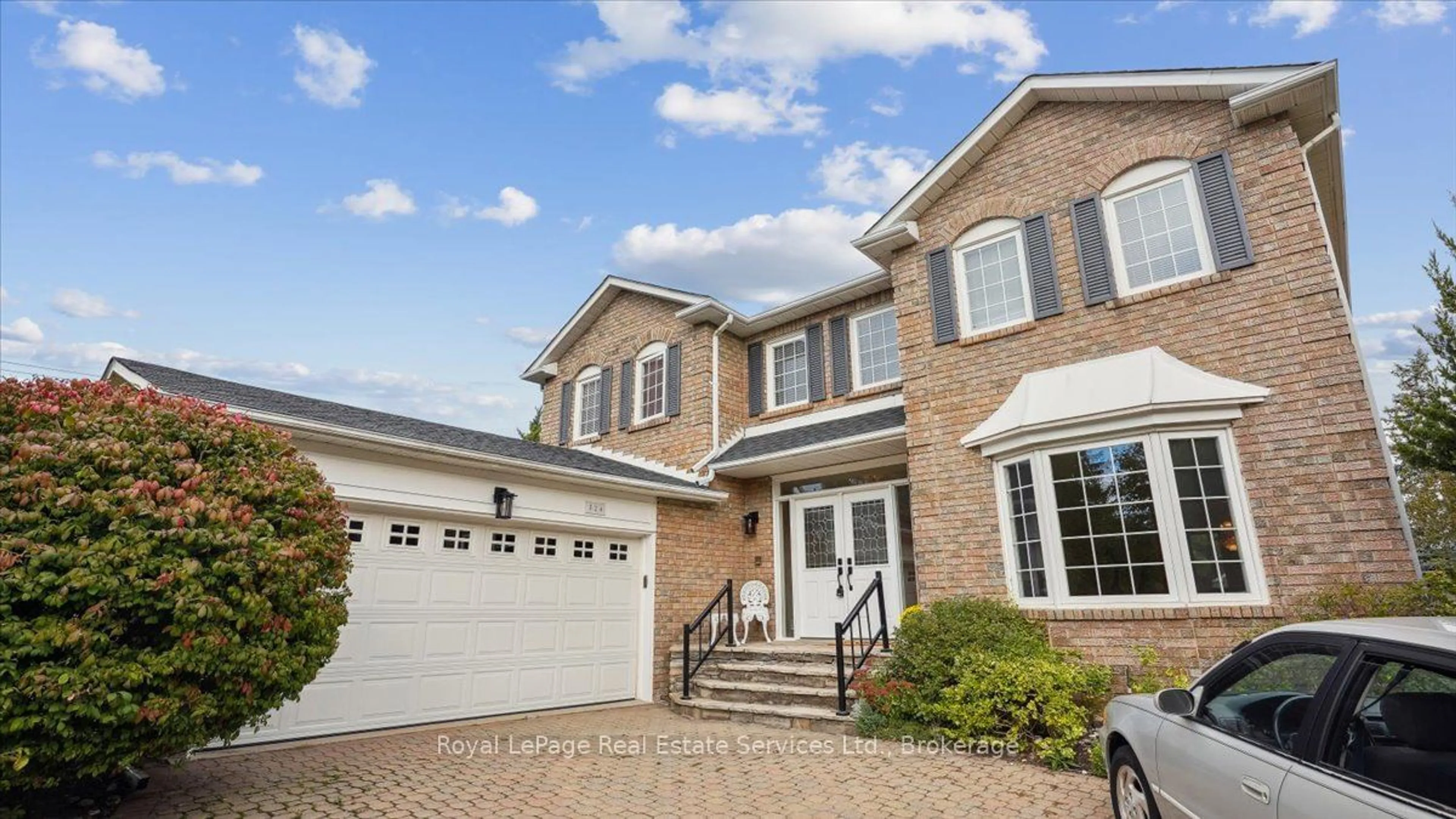 Home with brick exterior material, street for 524 Chillingham Cres, Oakville Ontario L6J 6N7