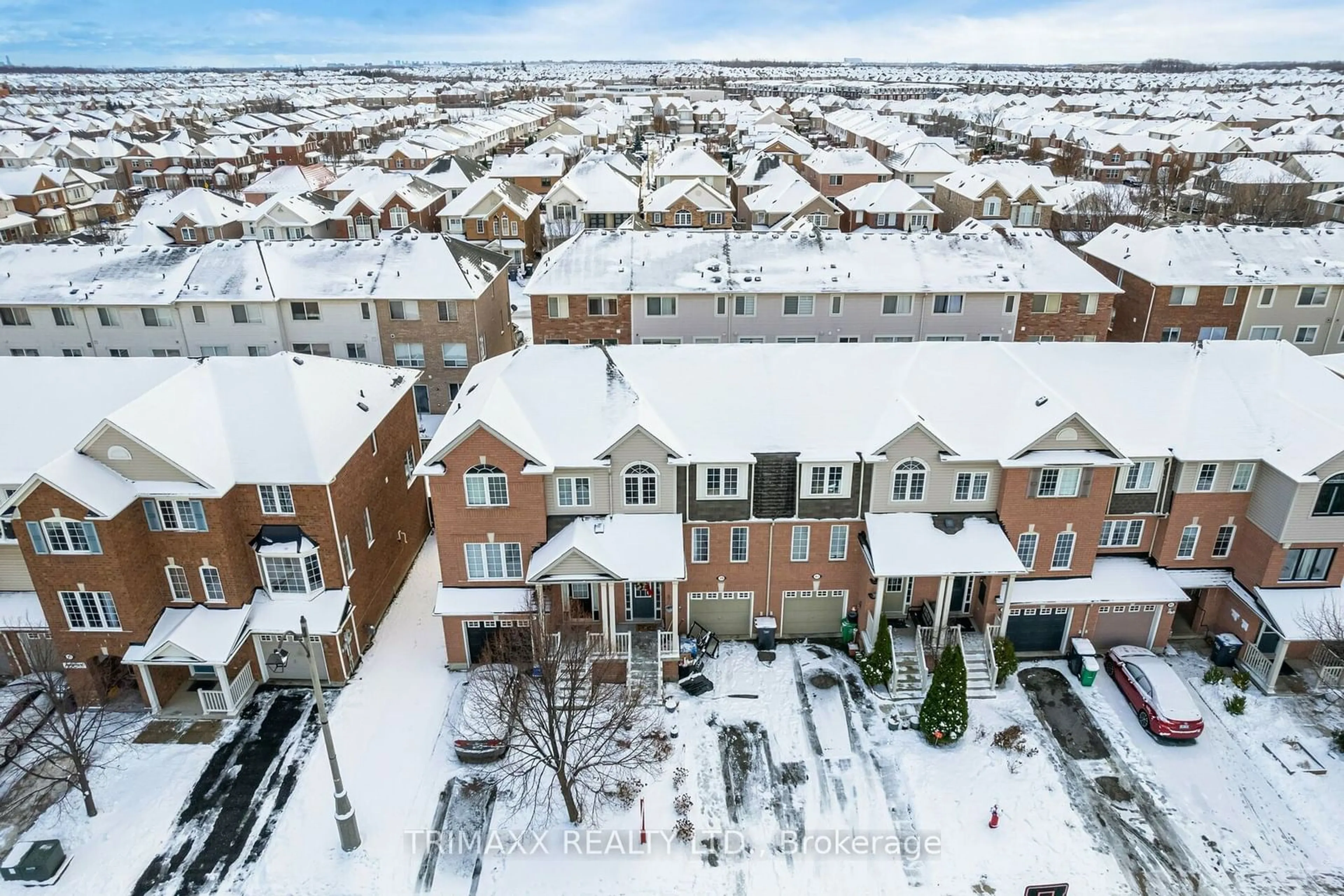 A pic from outside/outdoor area/front of a property/back of a property/a pic from drone, city buildings view from balcony for 39 Decker Hollow Circ, Brampton Ontario L6X 0K9