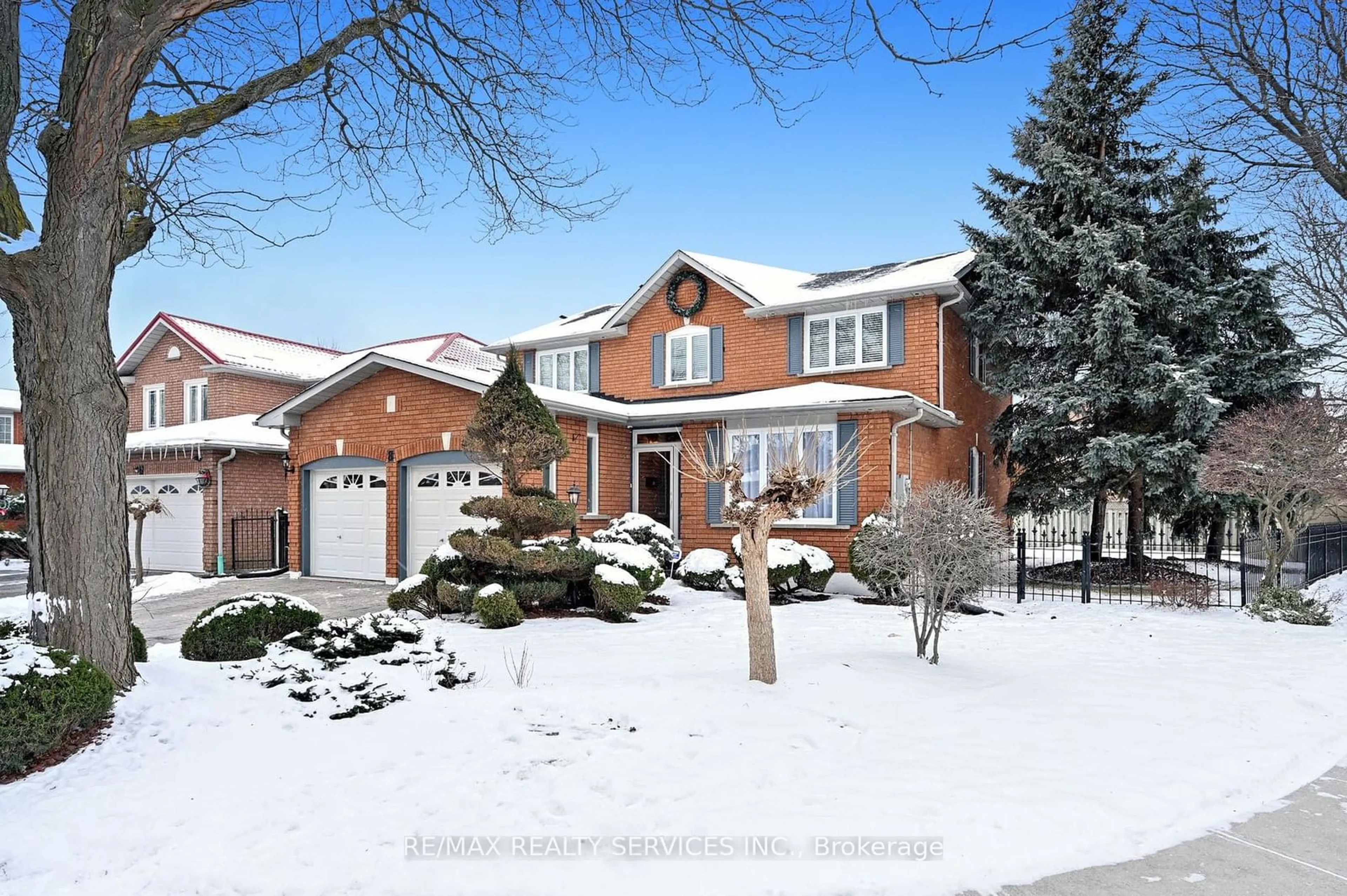 Home with brick exterior material, street for 8 Michigan Ave, Brampton Ontario L6Y 4N5