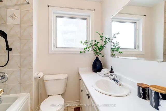 Additional property image - 2431 Dufferin St