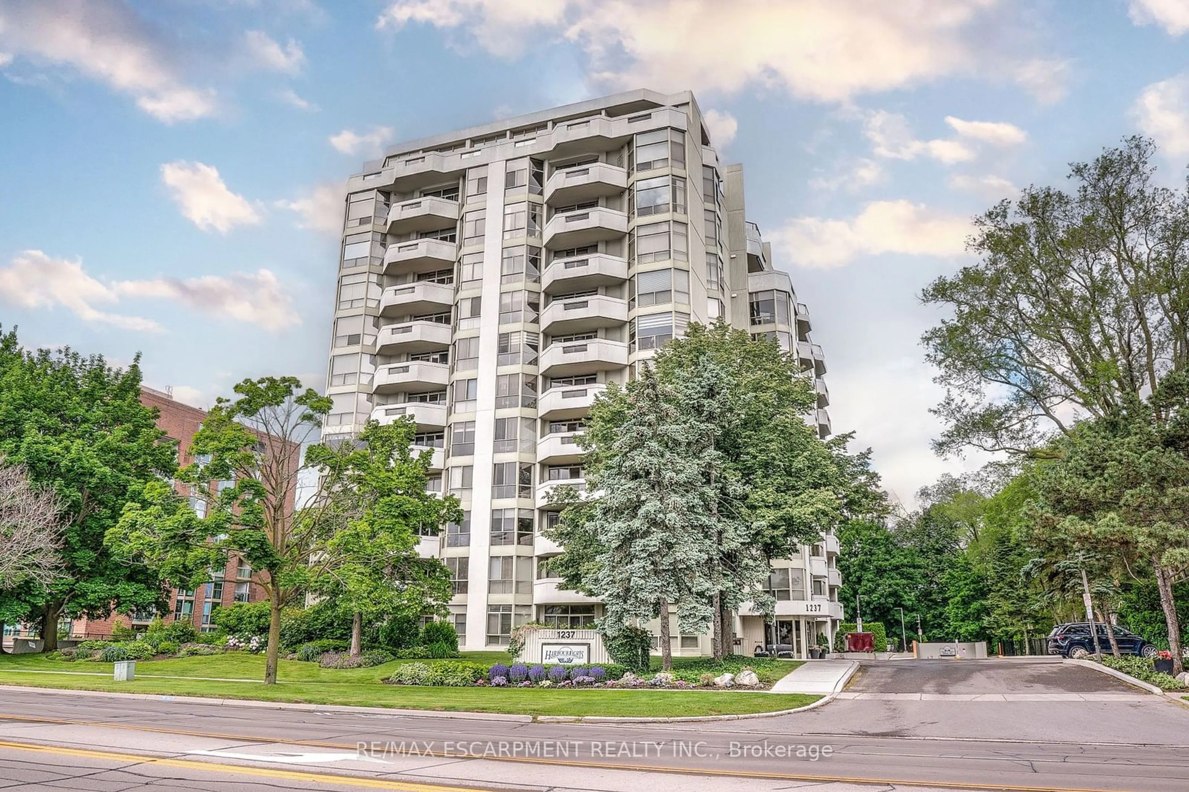 Unknown for 1237 North Shore Blvd #404, Burlington Ontario L7S 2H8