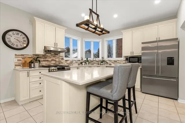 Additional property image - 2483 Sunnyhurst Clse