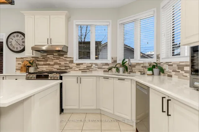 Additional property image - 2483 Sunnyhurst Clse