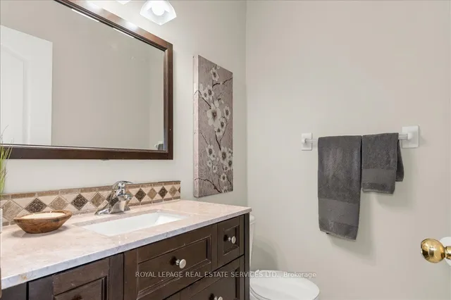 Additional property image - 2483 Sunnyhurst Clse