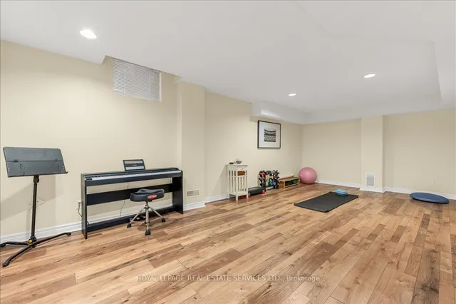 Additional property image - 2483 Sunnyhurst Clse