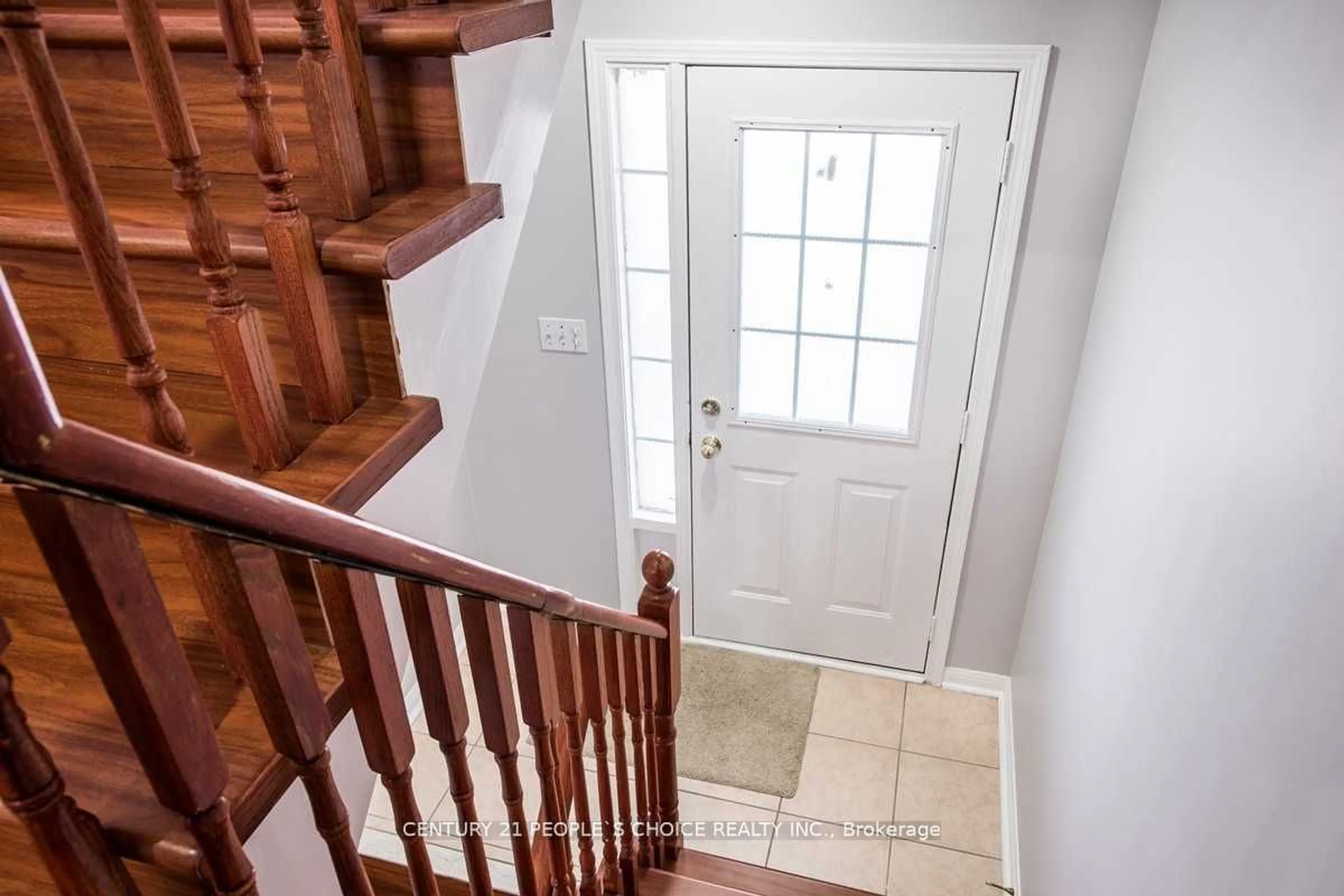 Indoor entryway for 250 Richvale Dr #9, Brampton Ontario L6Z 4W2