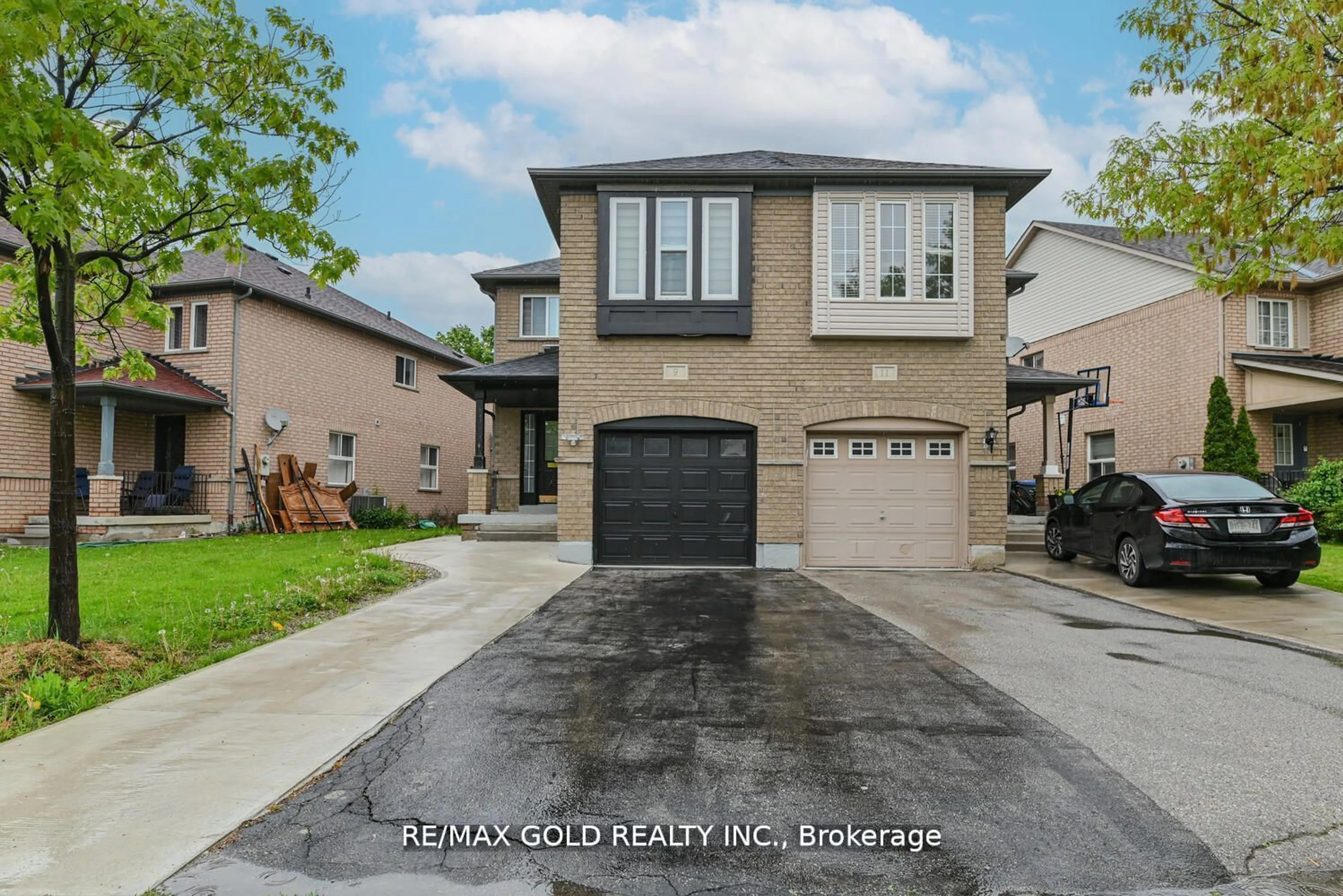 Home with brick exterior material, street for 9 Fairlawn Blvd, Brampton Ontario L6P 1B6