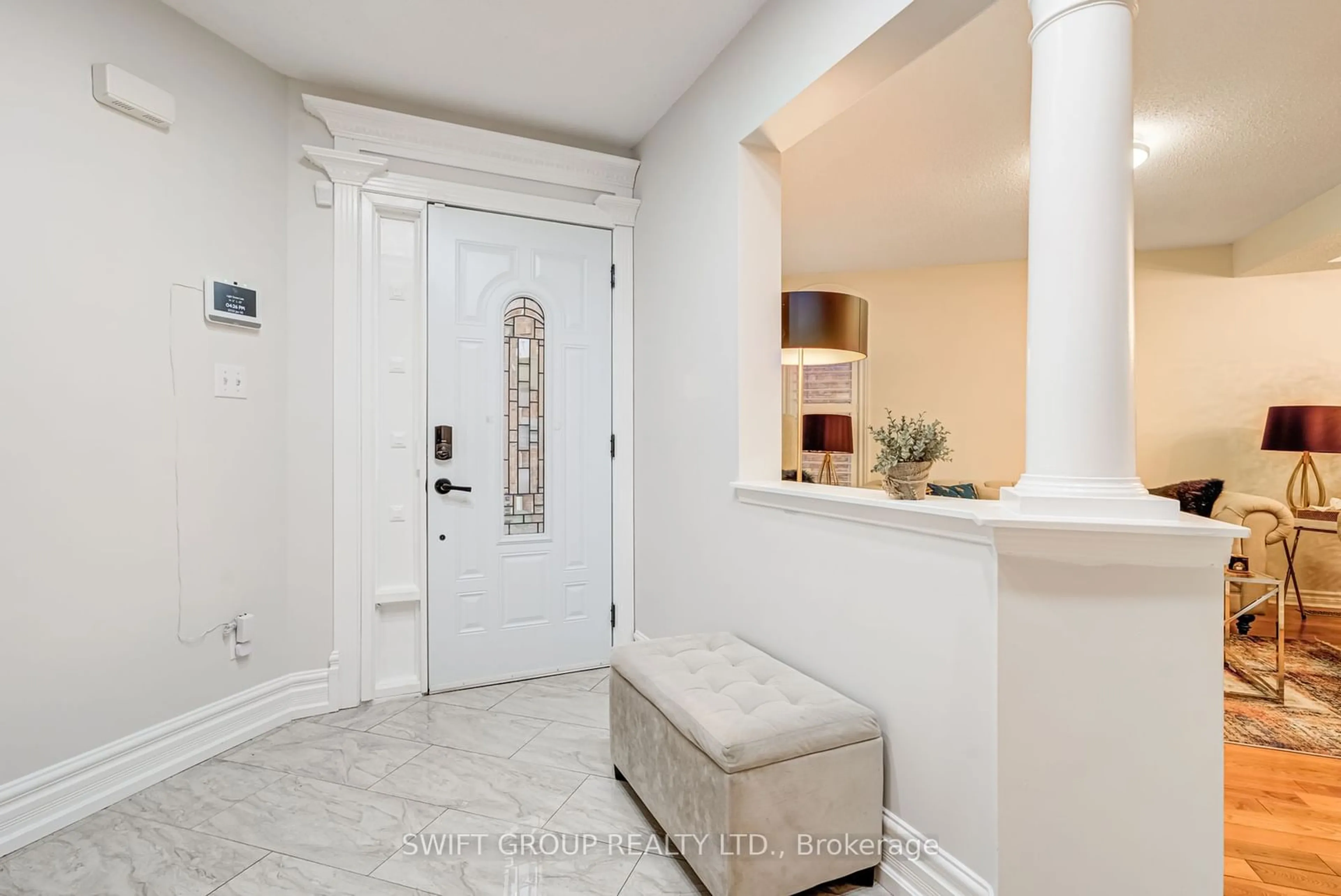 Indoor entryway for 3354 Gumwood Rd, Mississauga Ontario L5N 8A4