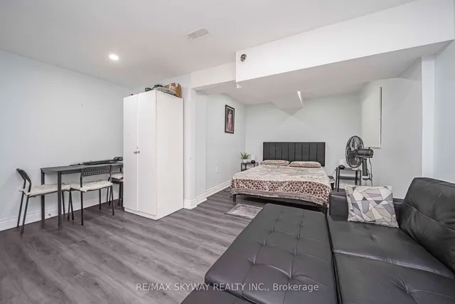 Additional property image - 137 Seaside Circ
