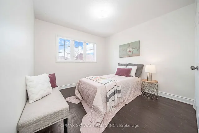Additional property image - 137 Seaside Circ