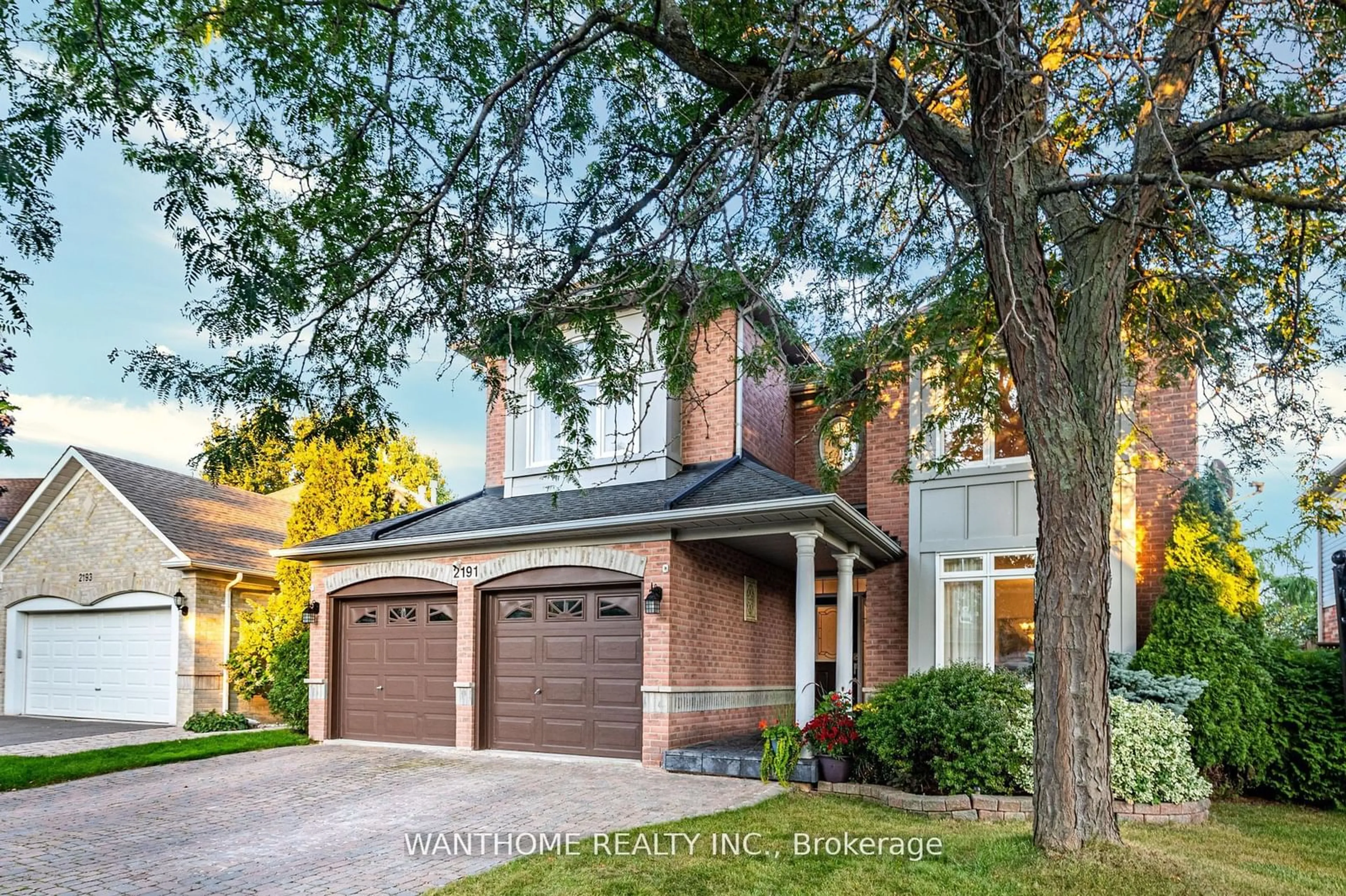 Home with brick exterior material, street for 2191 Turnberry Rd, Burlington Ontario L7M 4P9