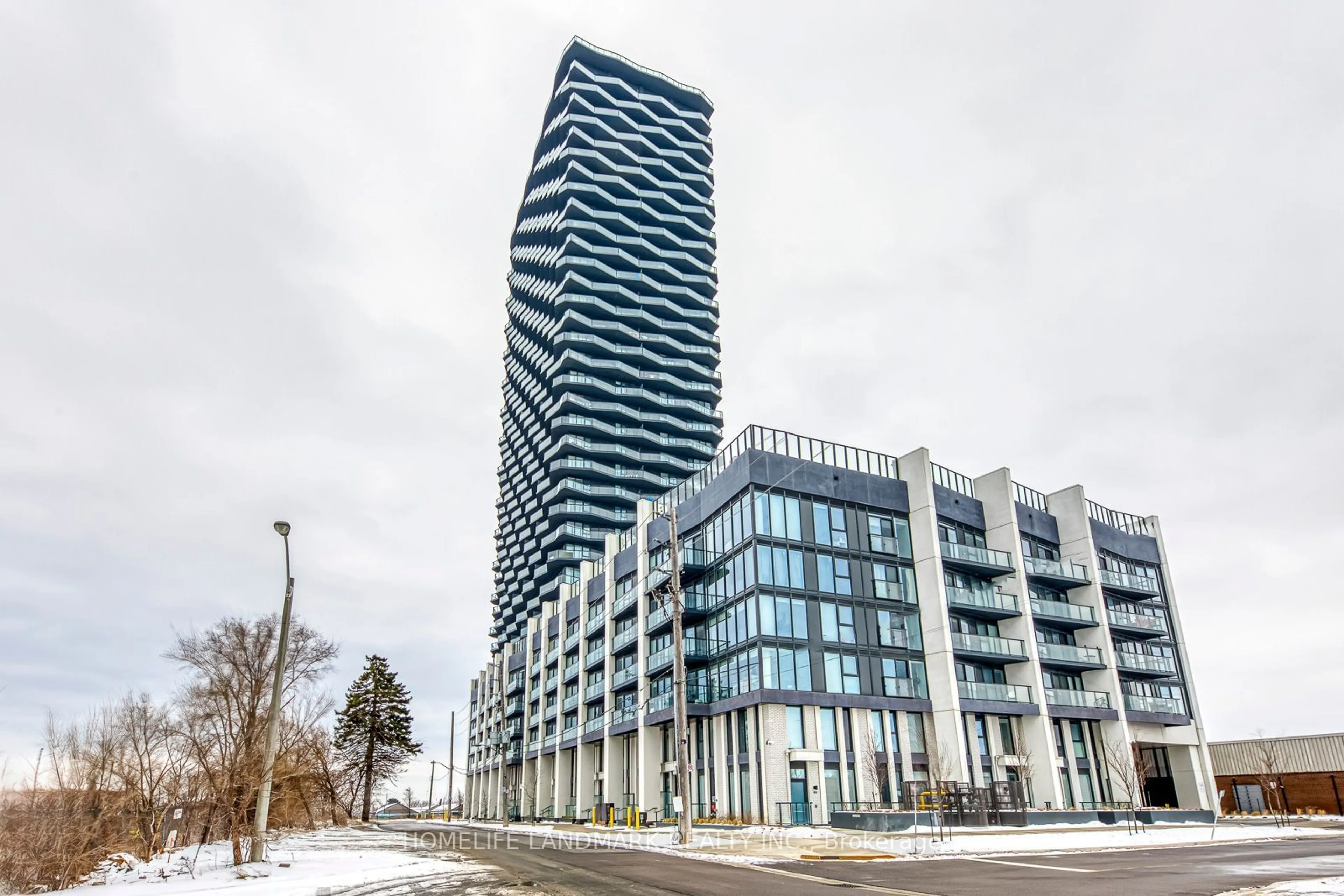 Indoor foyer for 36 Zorra St #2002, Toronto Ontario M8Z 0G5