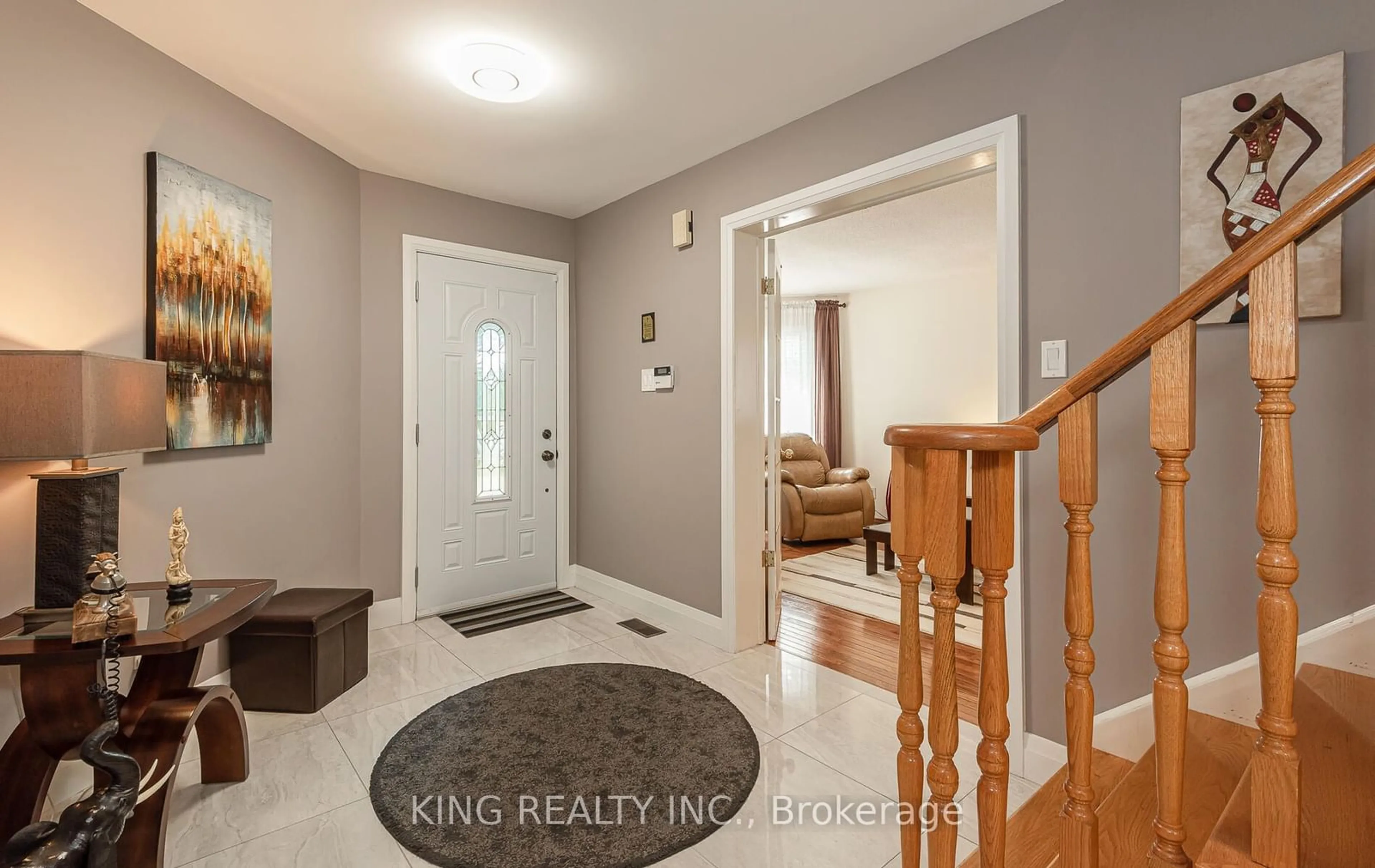 Indoor entryway for 4535 Gatineau Ave, Mississauga Ontario L4Z 2X7