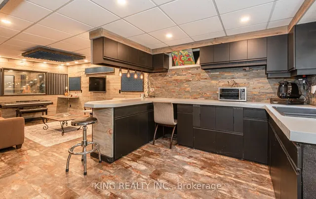 Additional property image - 4535 Gatineau Ave