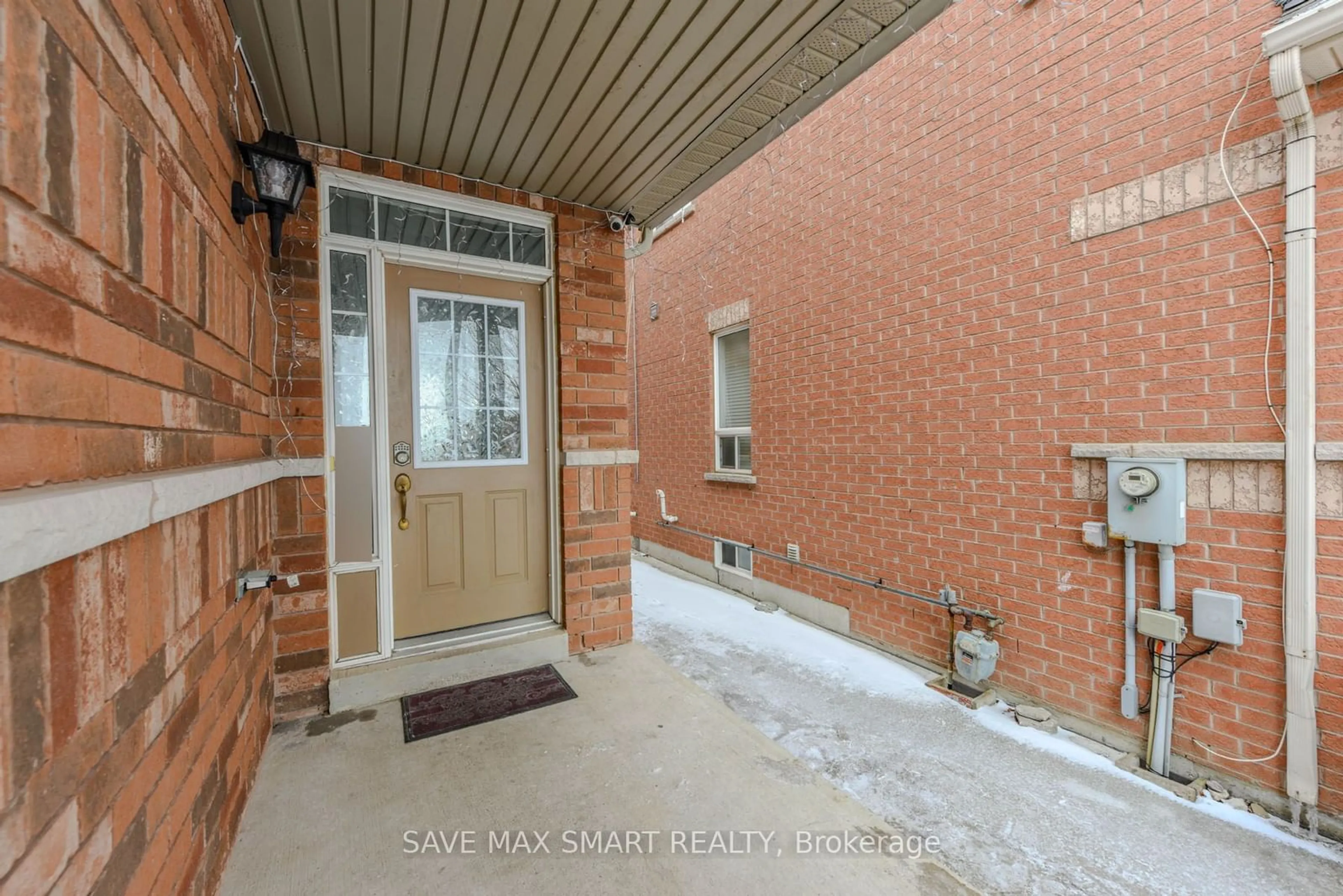 Indoor entryway for 72 Rocky Point Cres, Brampton Ontario L6Y 4R8