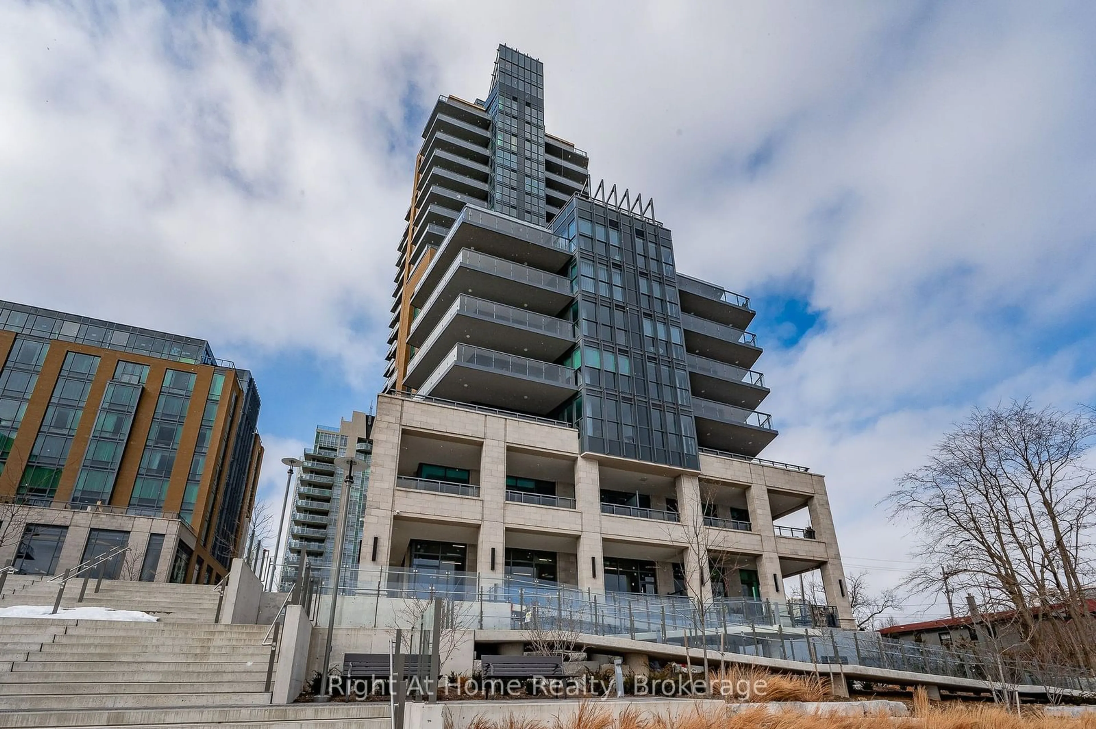 Unknown for 2060 LAKESHORE Rd #802, Burlington Ontario L7R 0G2