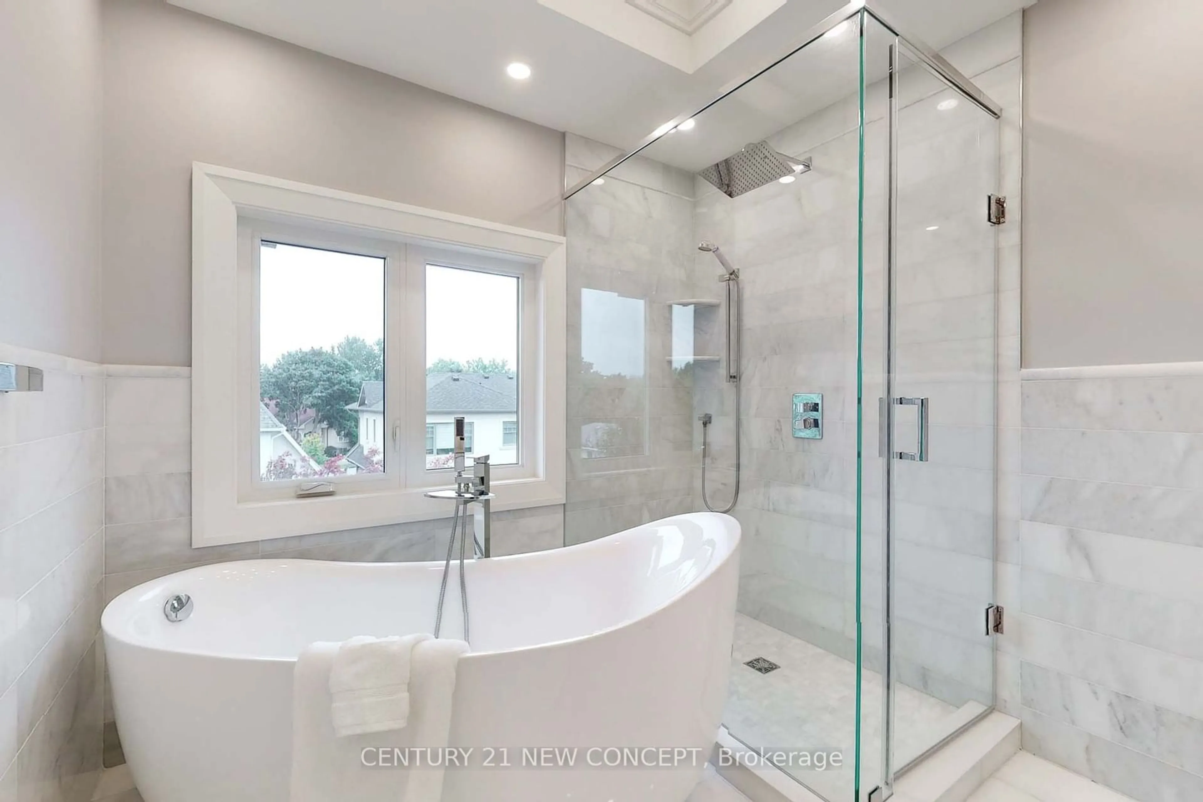 Contemporary bathroom, ceramic/tile floor for 2420 Ventura Dr, Oakville Ontario L6L 2H4