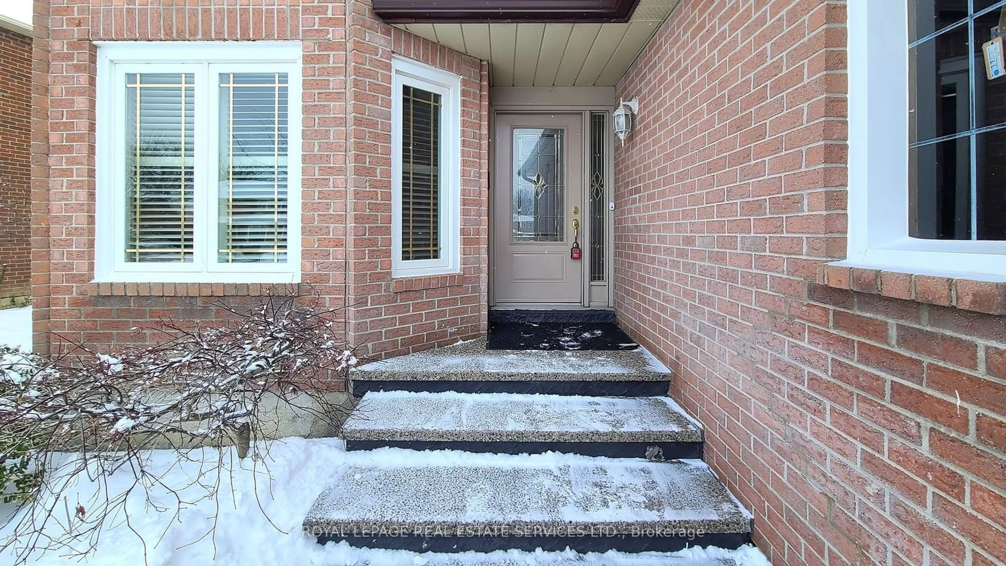 Indoor entryway for 57 Havelock Dr, Brampton Ontario L6W 4A8