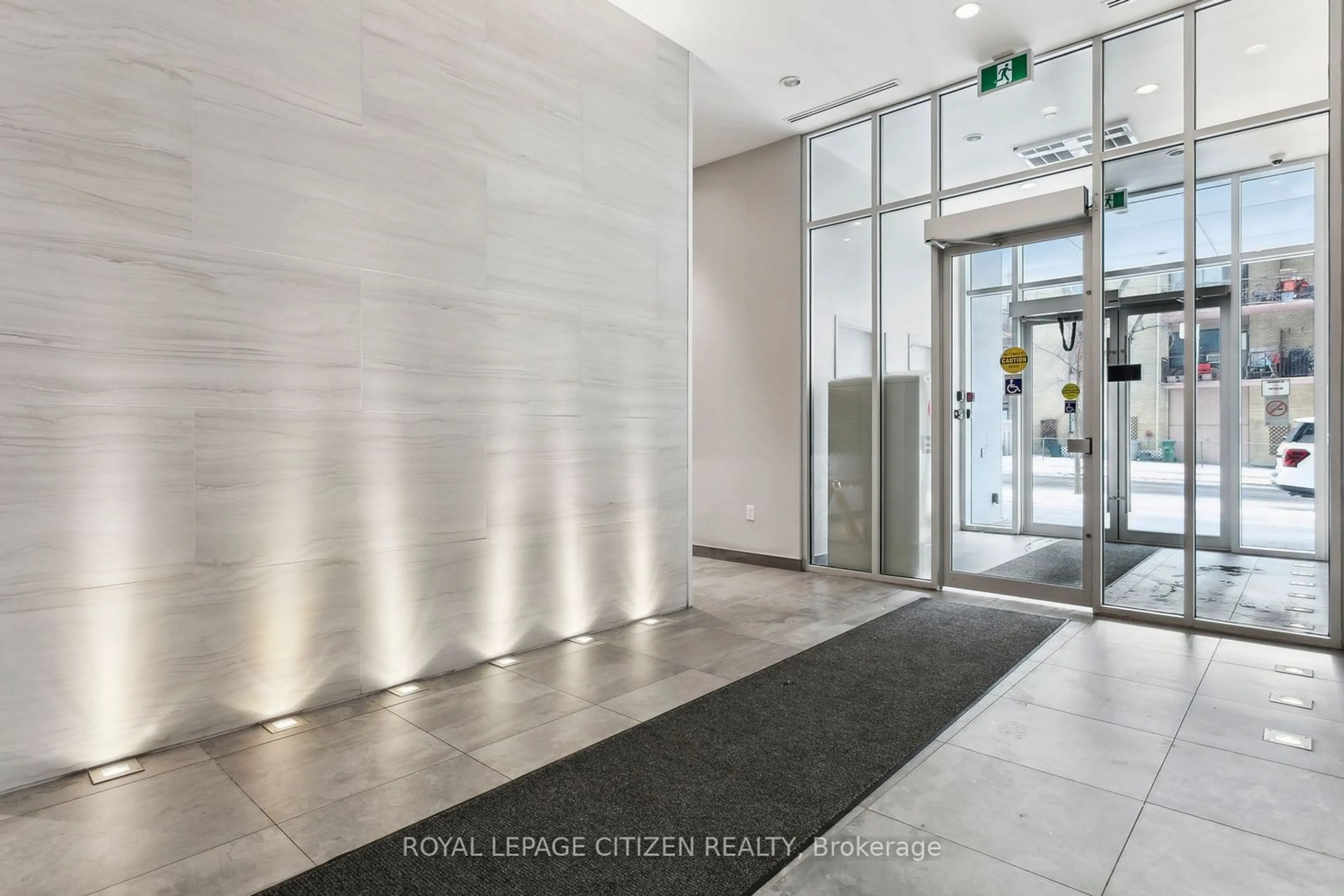 Indoor foyer for 2800 Keele St #713, Toronto Ontario M3M 2G5