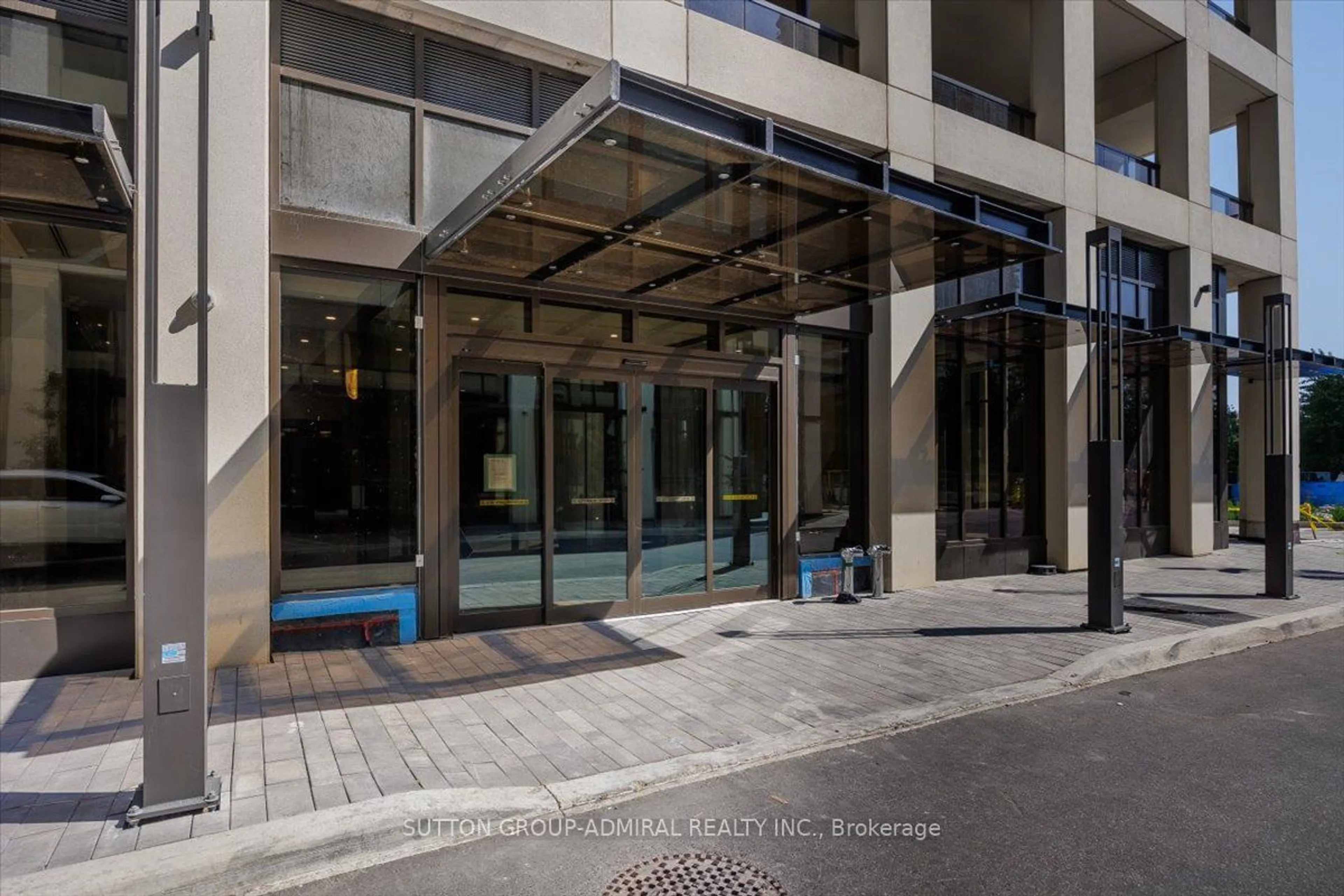 Indoor foyer for 30 Elm Dr #1304, Mississauga Ontario L5B 0N6