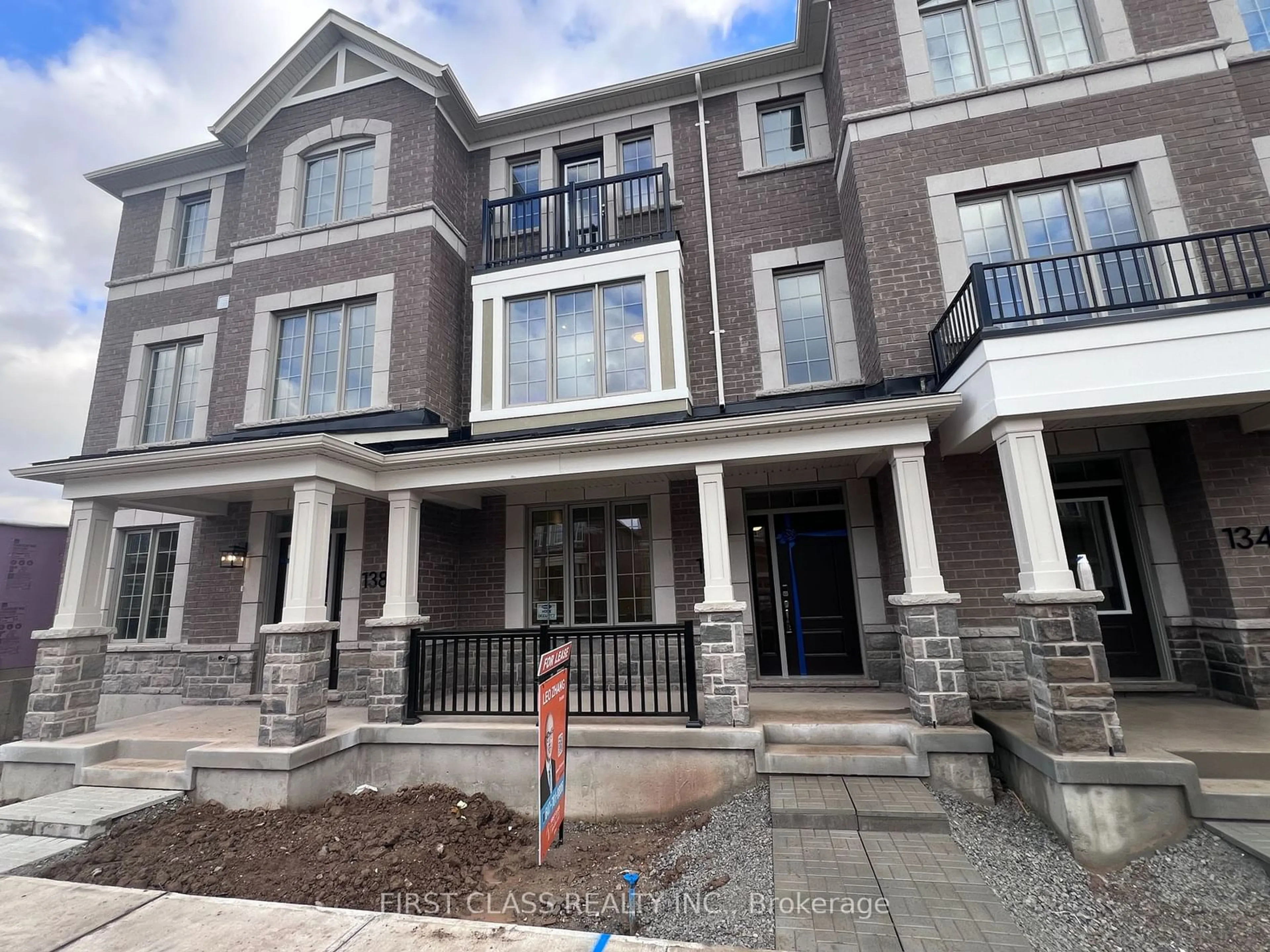 Unknown for 136 Marigold Gdns, Oakville Ontario L6H 7X7