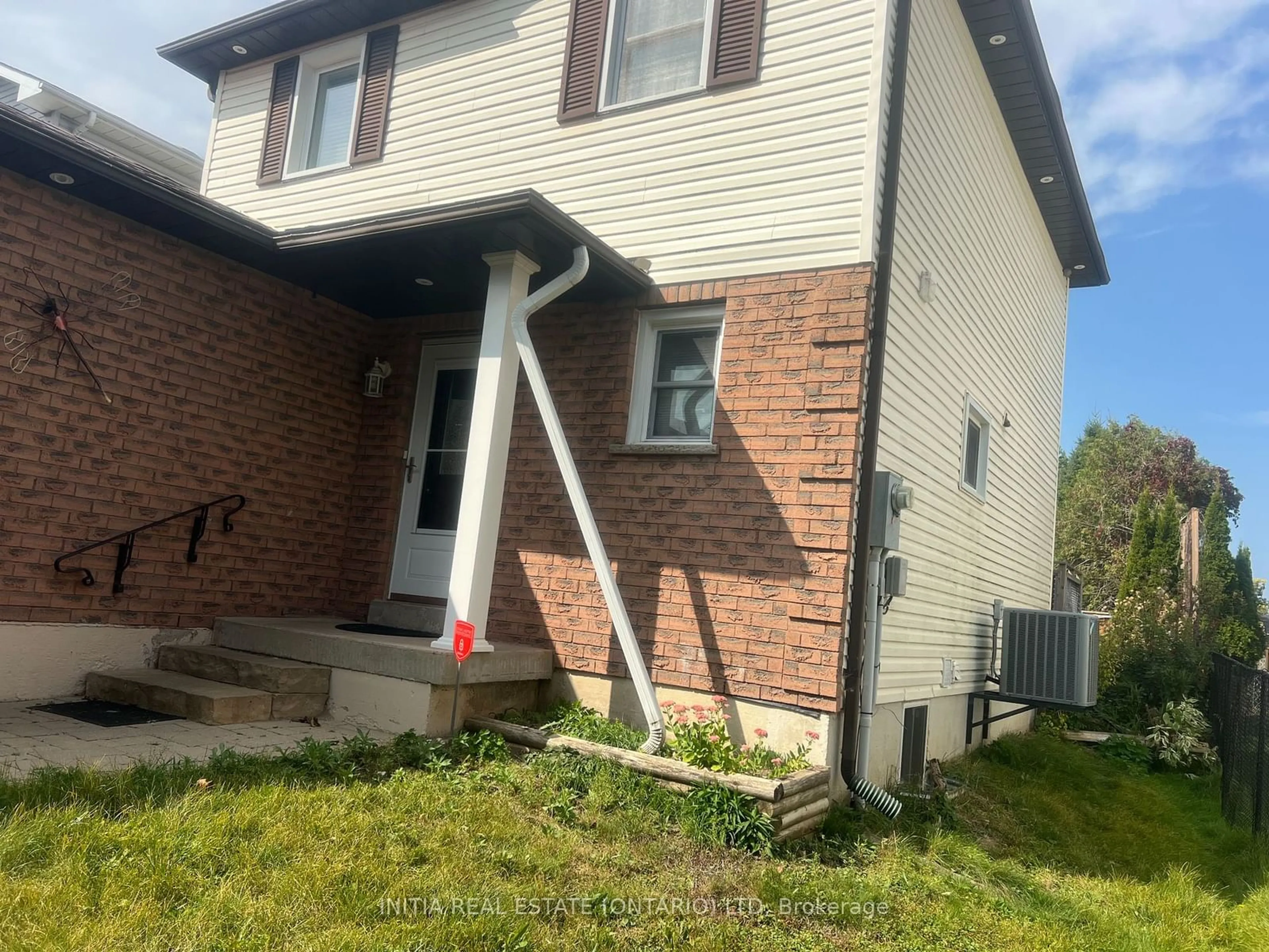 Home with brick exterior material, street for 124 courtney Cres, Orangeville Ontario L9W 4S3