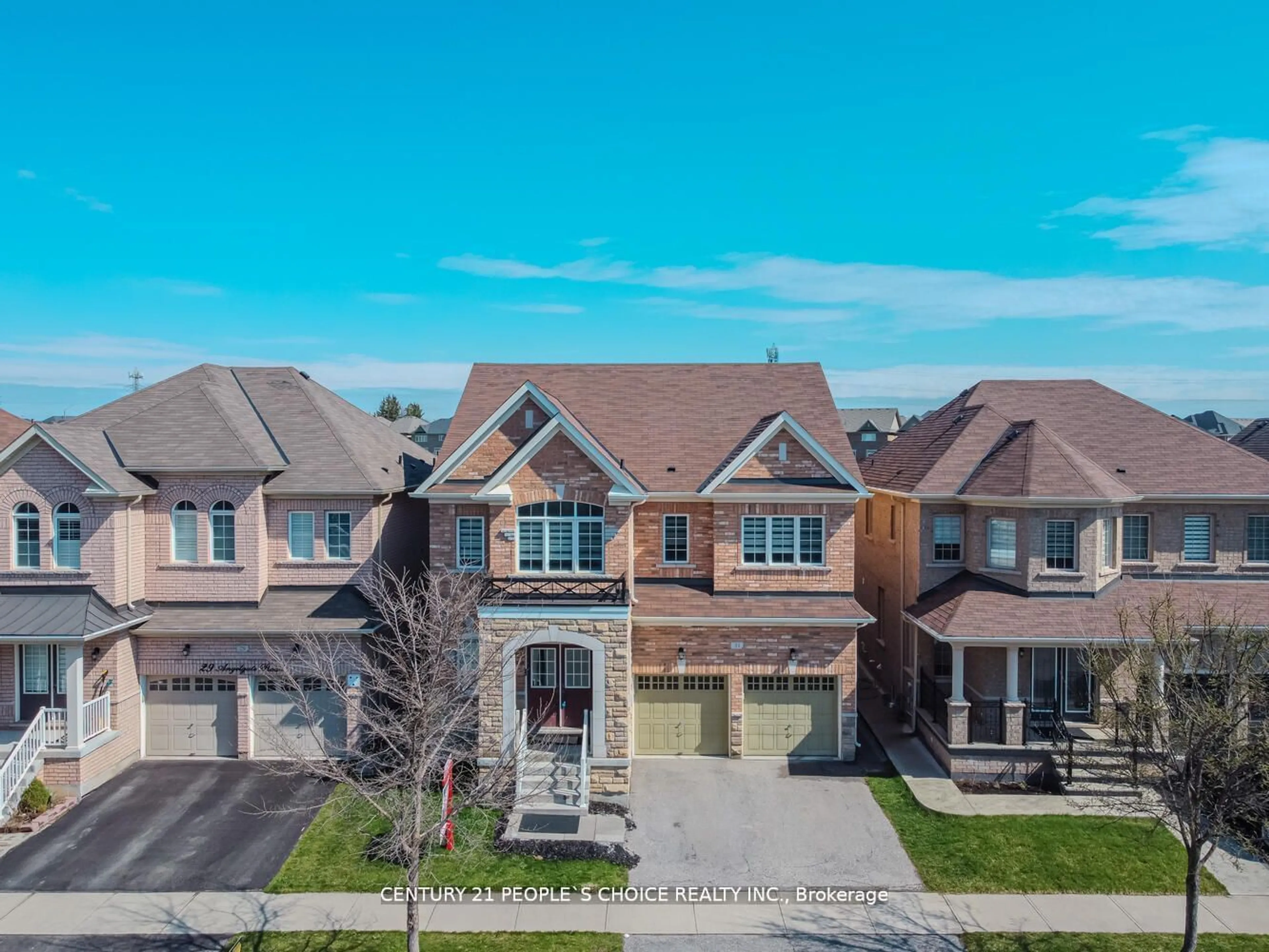 A pic from outside/outdoor area/front of a property/back of a property/a pic from drone, street for 31 Angelgate Rd, Brampton Ontario L6Y 0X9