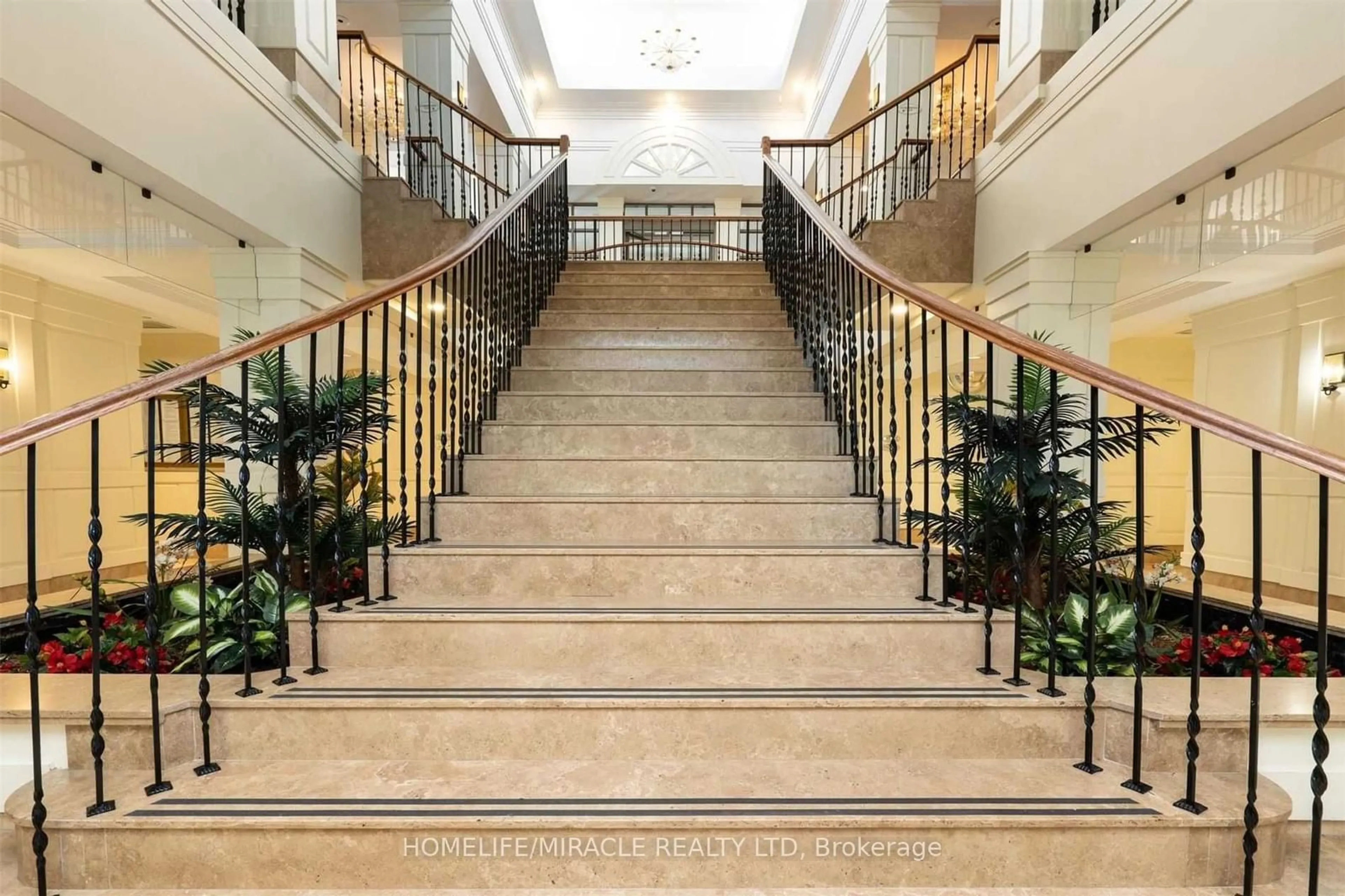 Indoor foyer for 700 Humberwood Blvd #2417, Toronto Ontario M9W 7J4