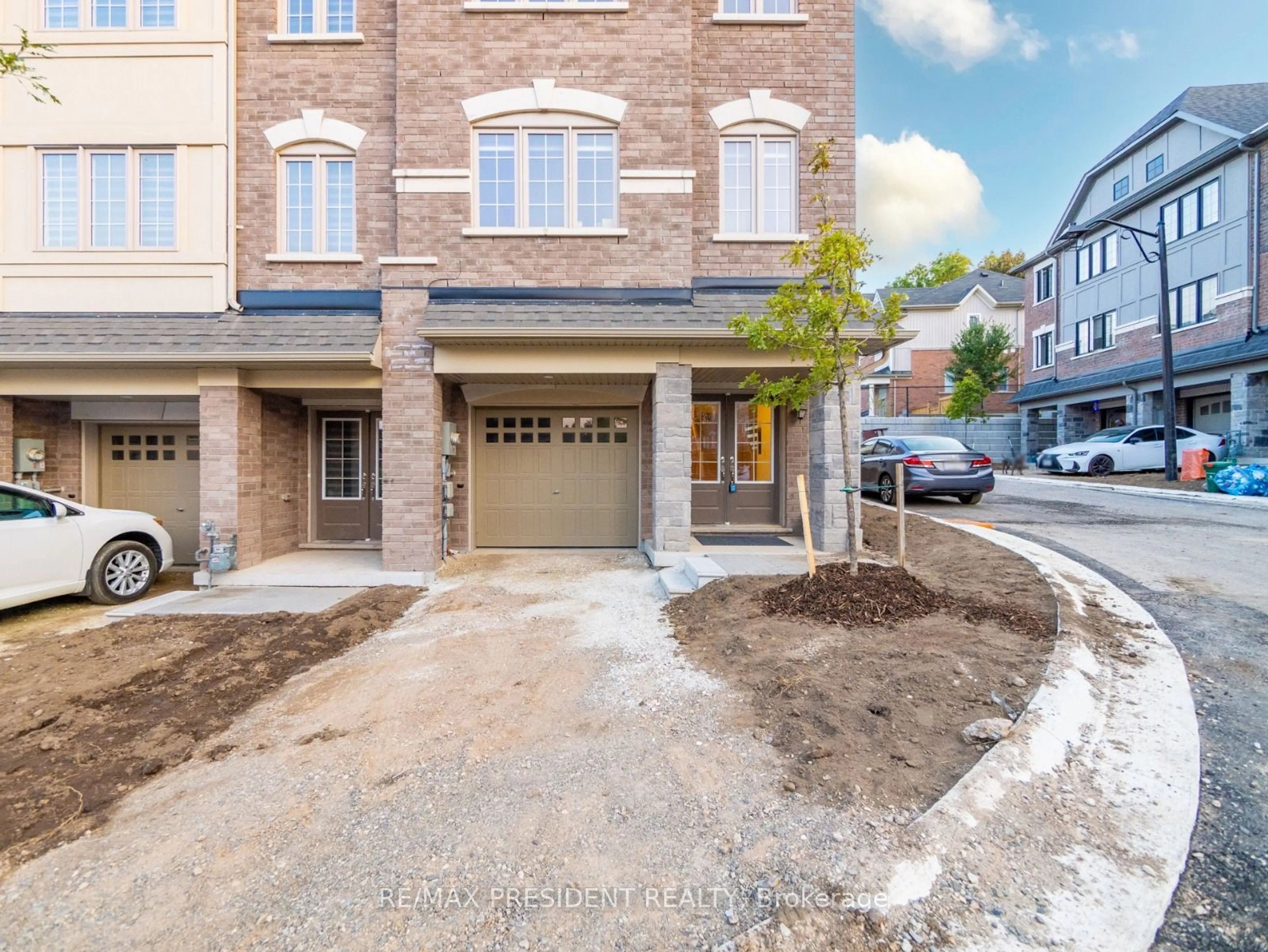 Home with brick exterior material, street for 68 First St #Unit 18, Orangeville Ontario L9W 2E3