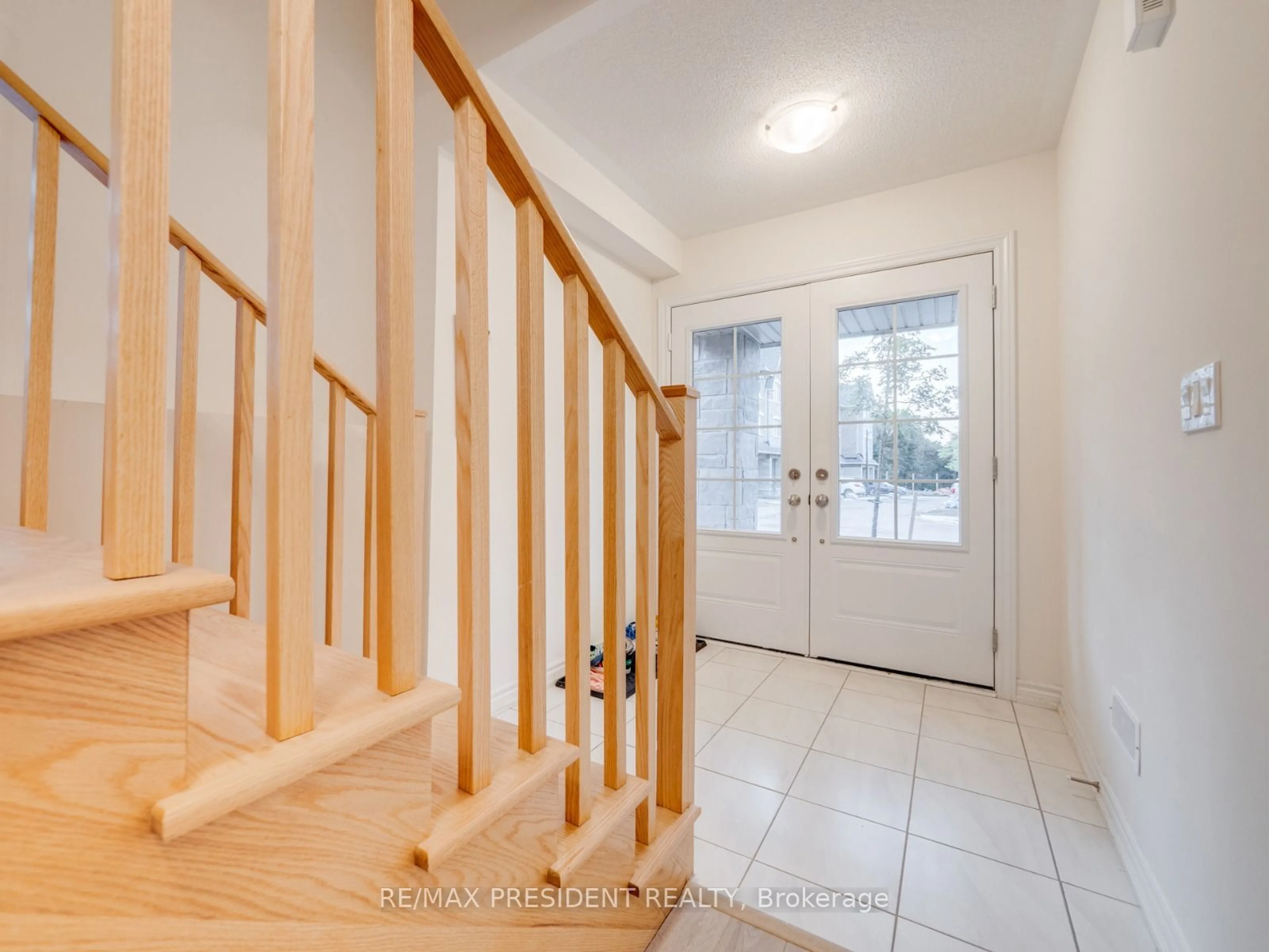 Indoor entryway for 68 First St #Unit 18, Orangeville Ontario L9W 2E3