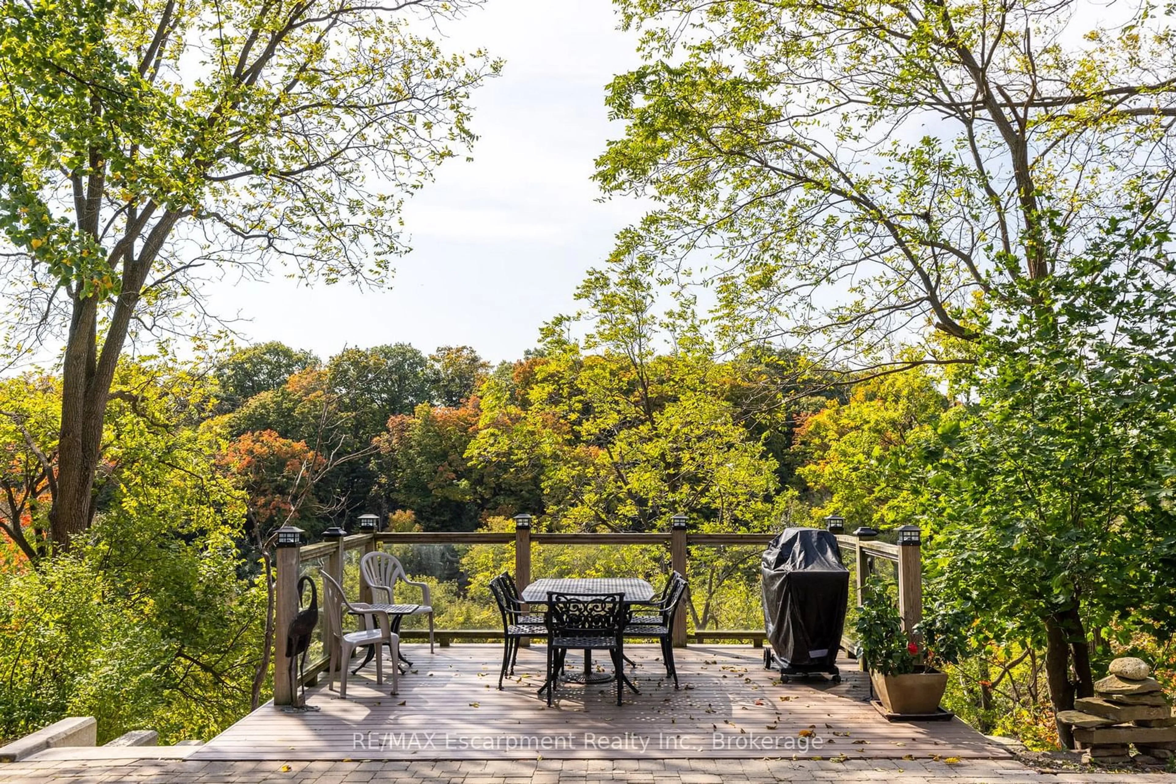 Patio, forest/trees view for 416 Trafalgar Rd, Oakville Ontario L6J 3H7