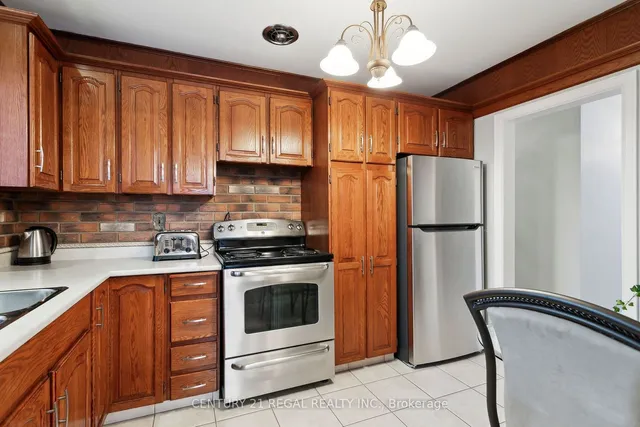 Additional property image - 120 Lothian Ave