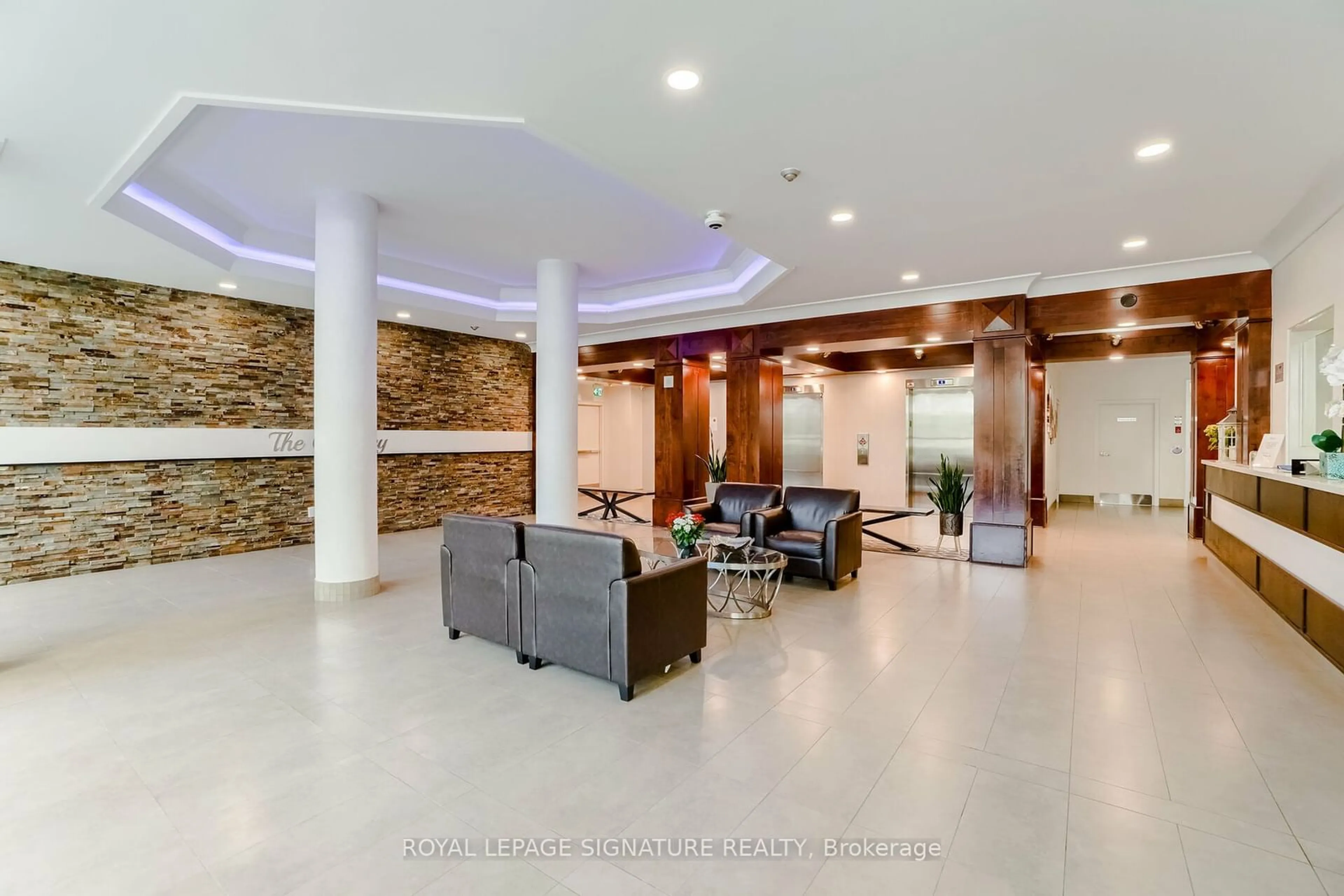 Lobby for 250 Webb Dr #414, Mississauga Ontario L5B 3Z4