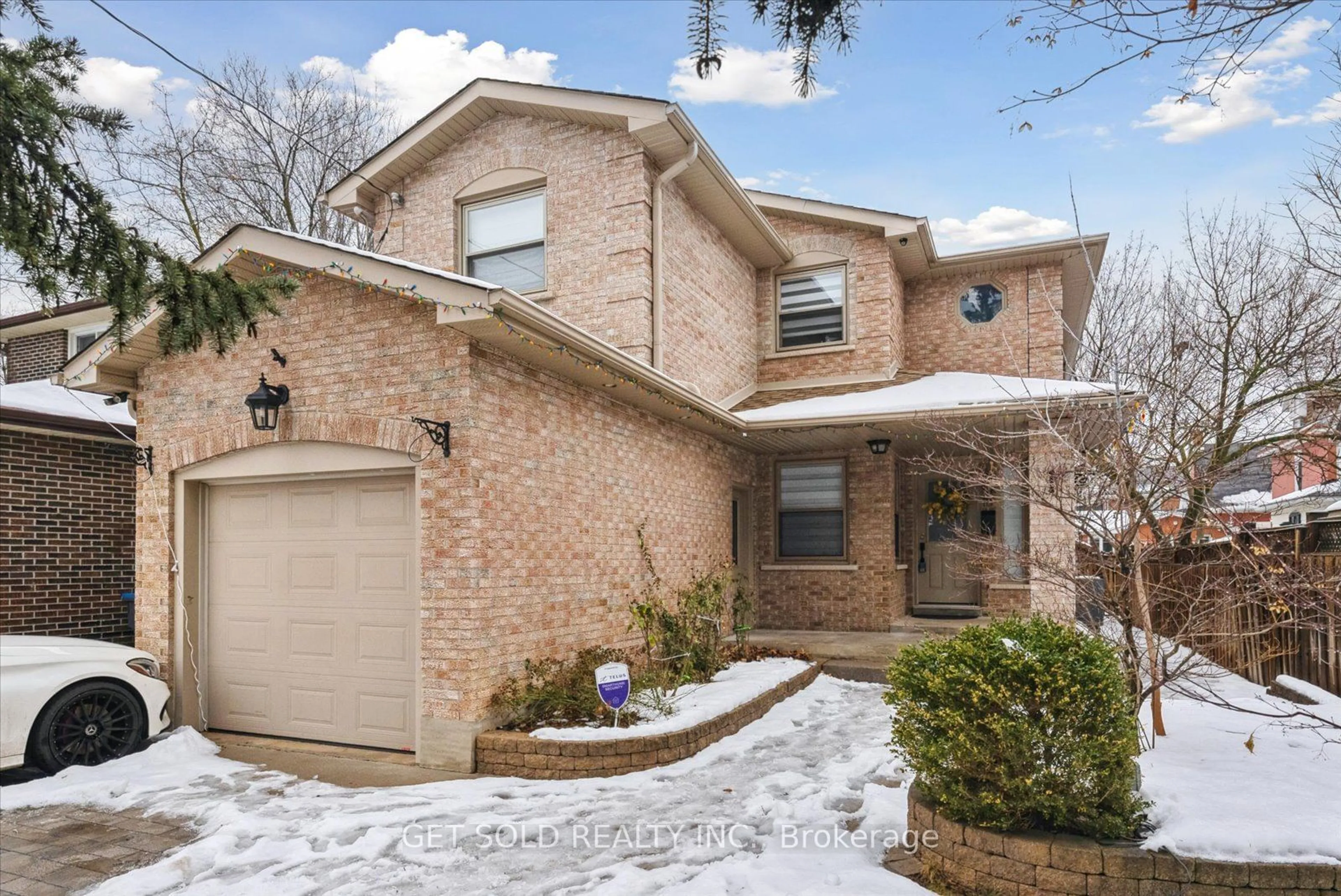 Home with brick exterior material, street for 18 Mill St, Brampton Ontario L6Y 1S5