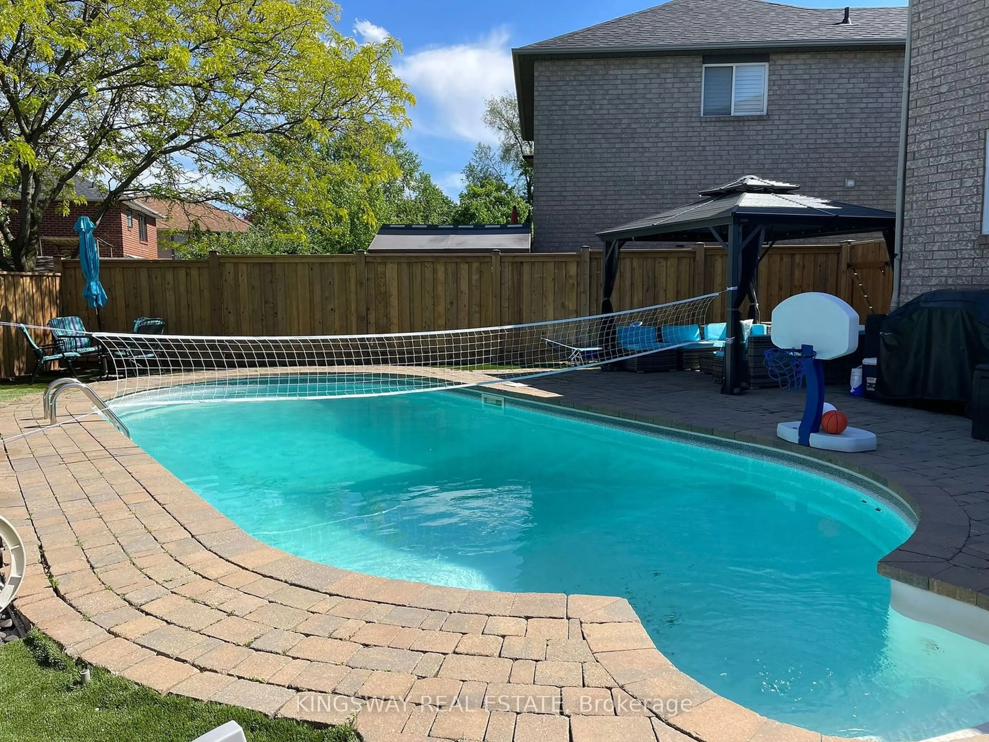 Pool for 570 Enfield Rd, Burlington Ontario L7T 2X5