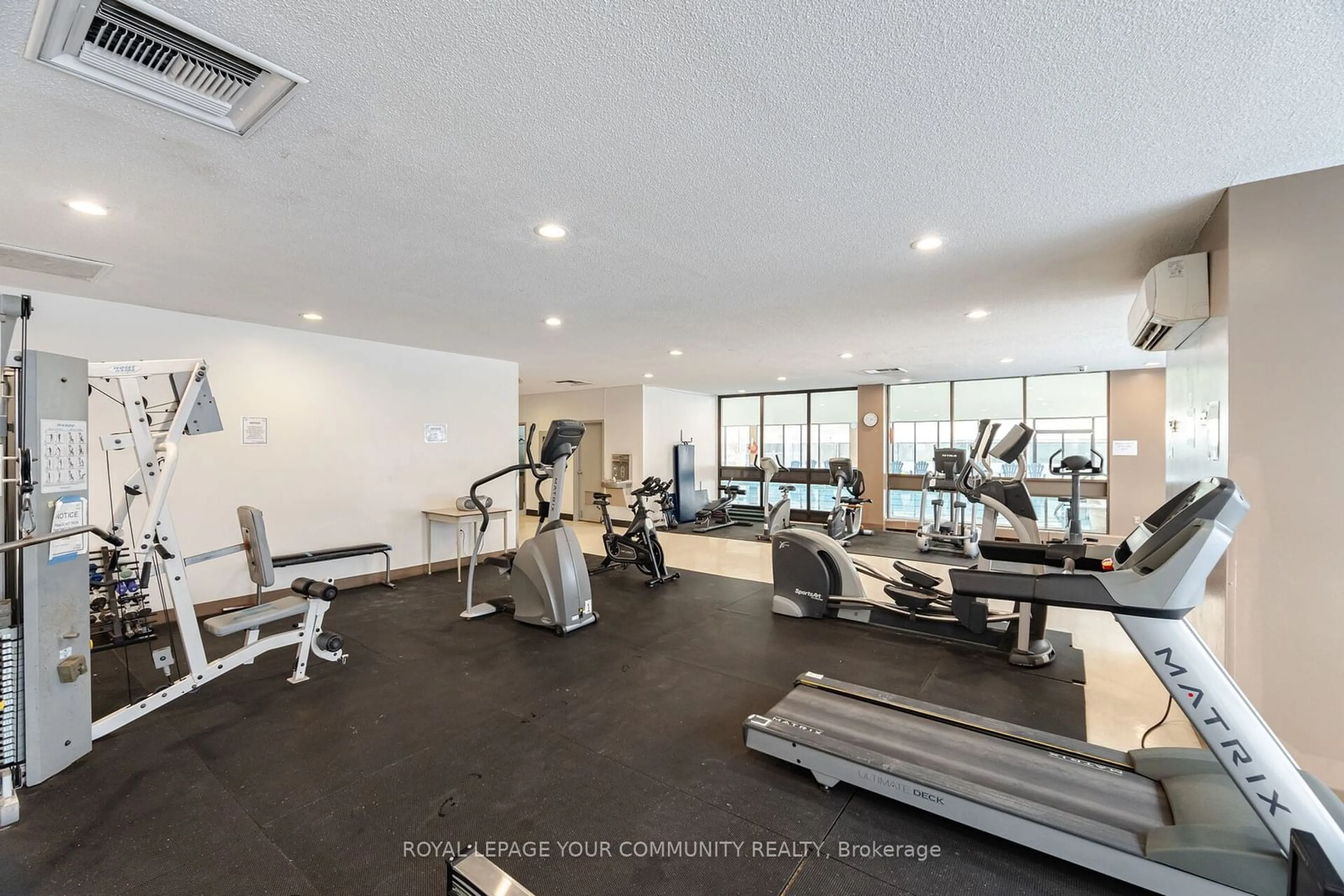 Gym or fitness room for 25 Four Winds Dr #902, Toronto Ontario M3J 1K8