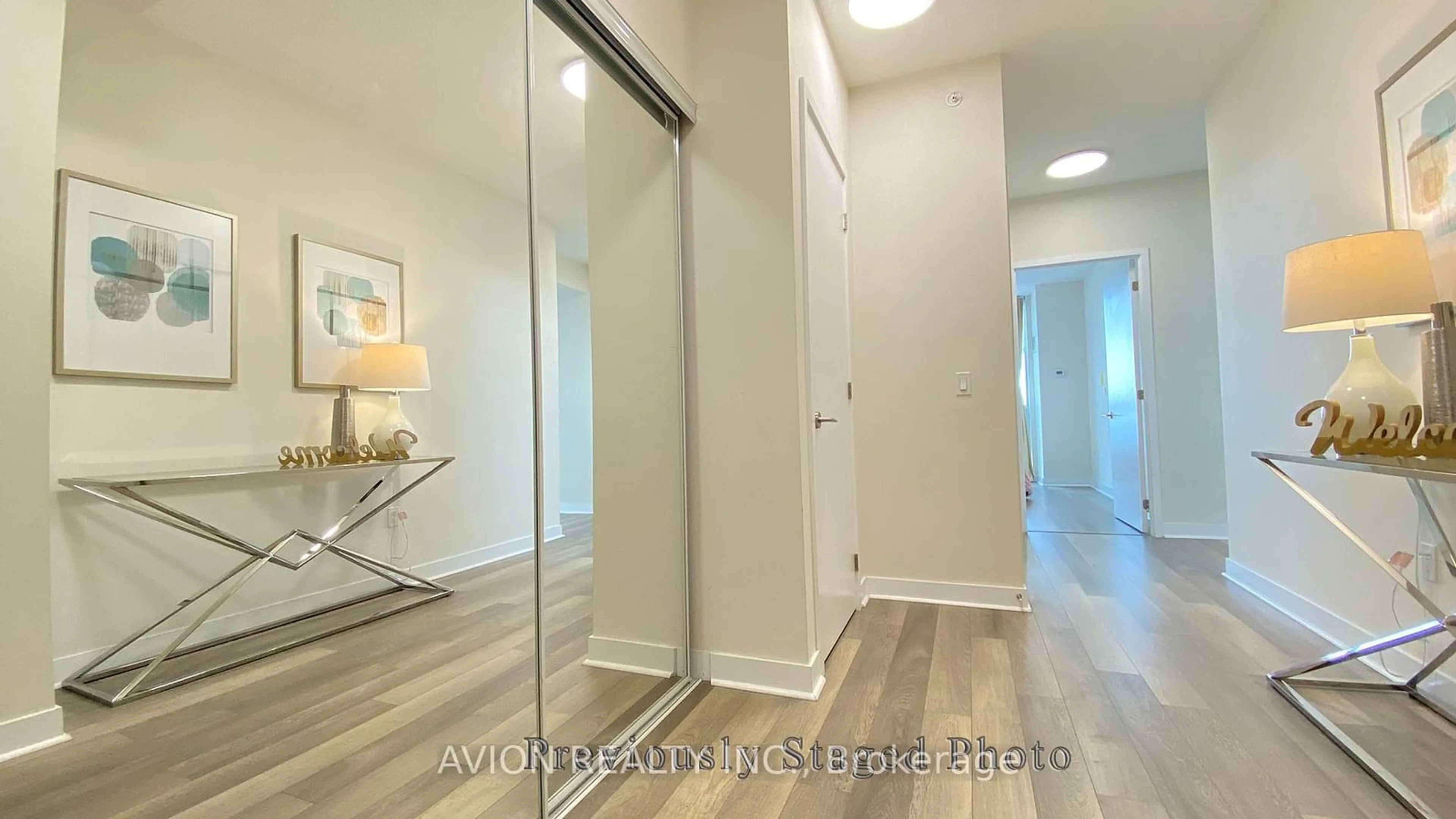 Indoor entryway for 3975 Grand Park Dr #1704, Mississauga Ontario L5B 0K4