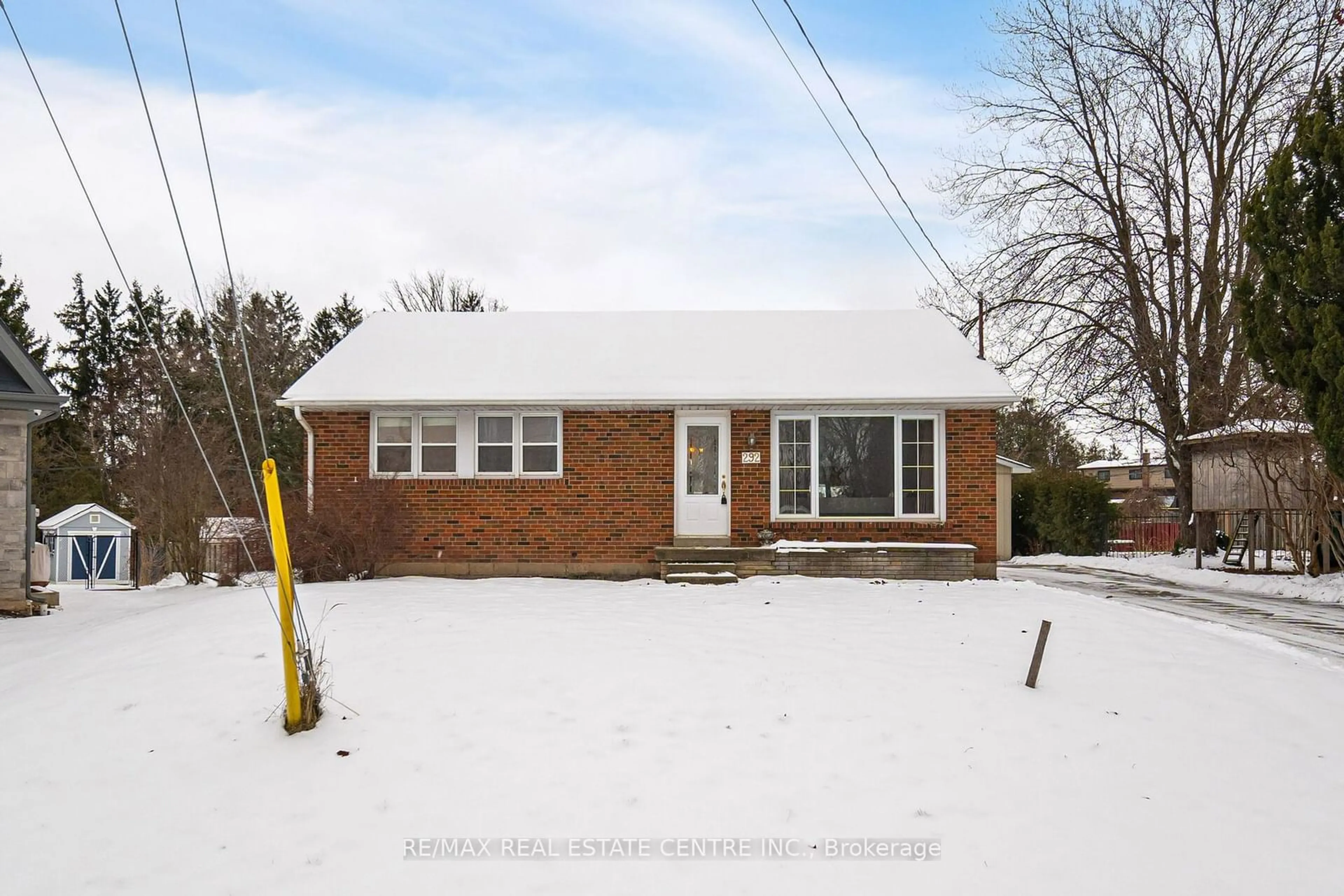 Home with brick exterior material, street for 292 Kingsleigh Crt, Milton Ontario L9T 1X7