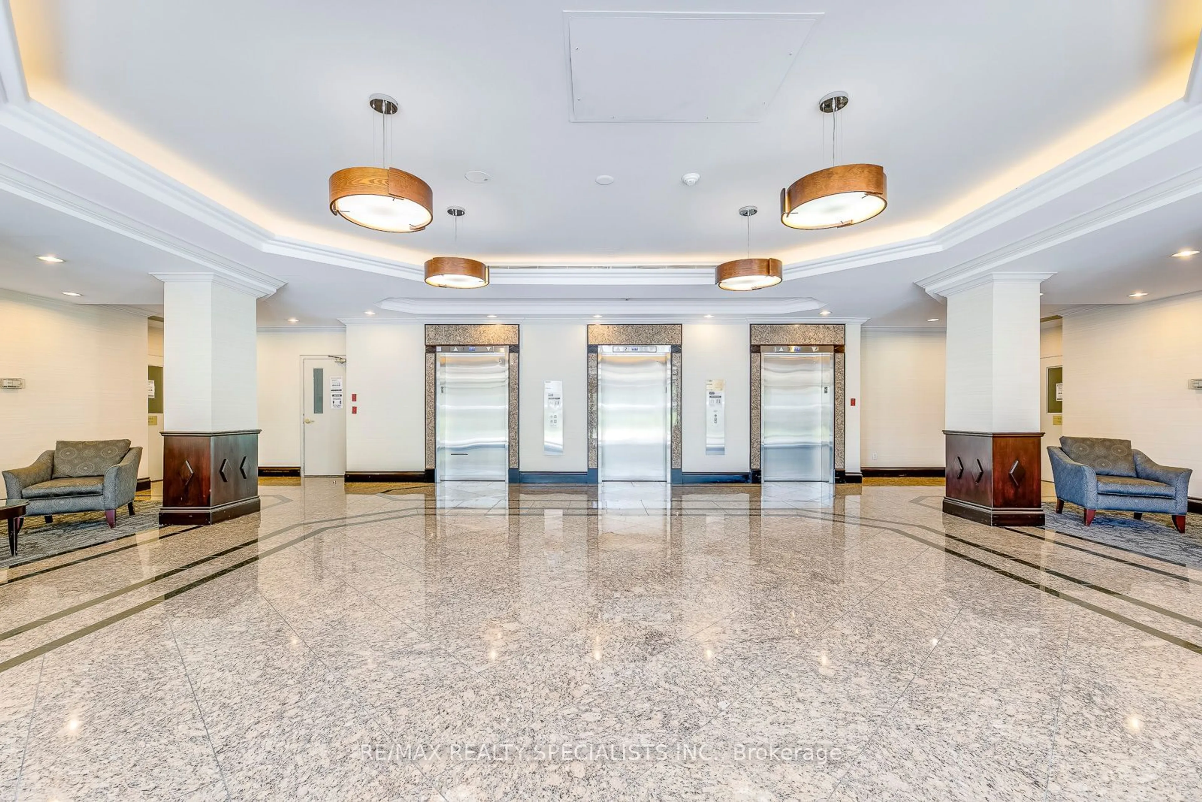 Lobby for 2155 Burnhamthorpe Rd #209, Mississauga Ontario L5L 5P4